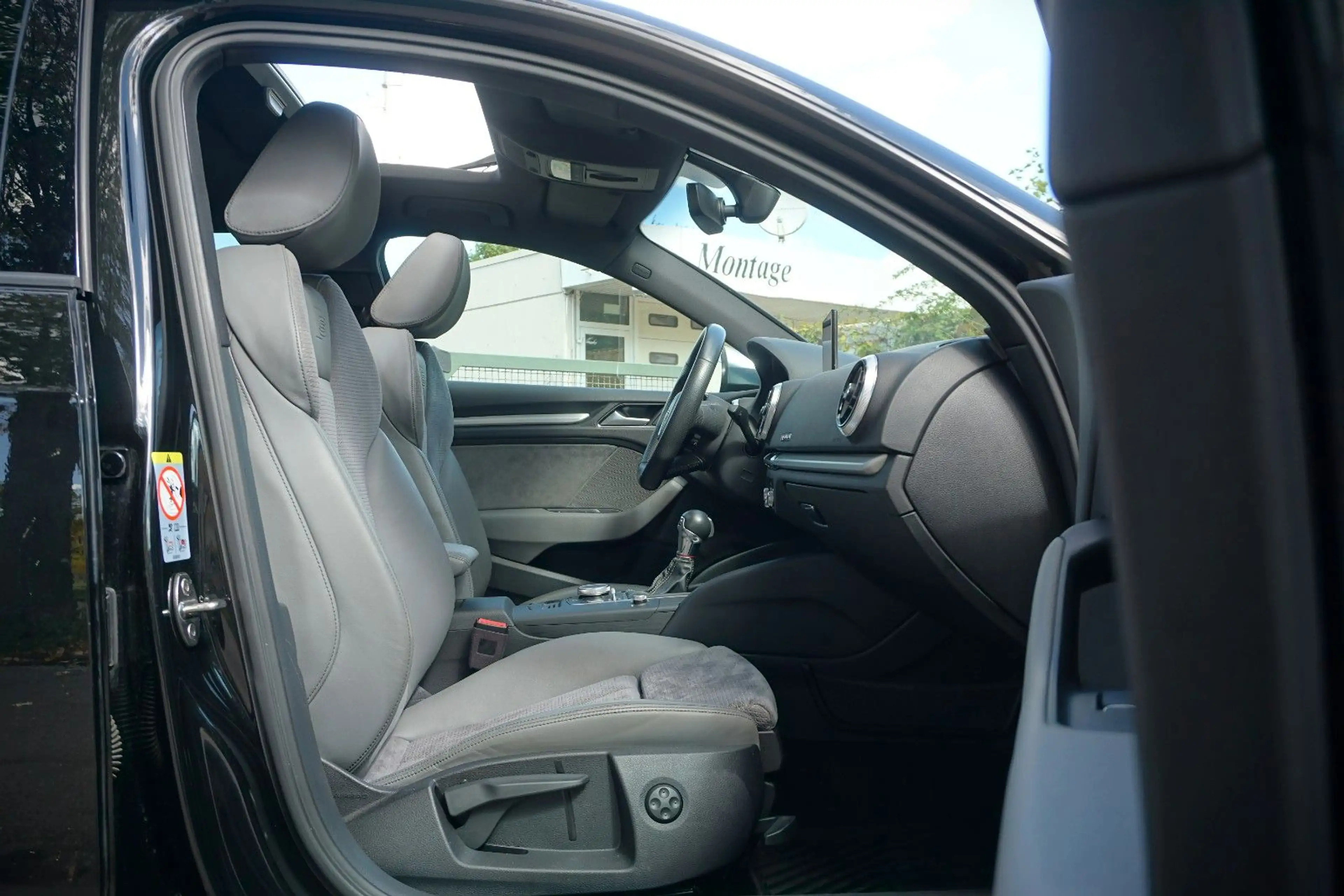 Audi S3 Sportback 2.0 TFSI quattro / Pano./ Digital-T — photo 12