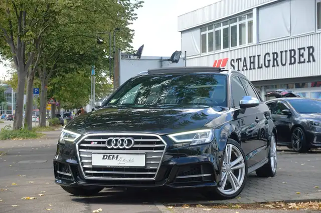 Audi S3 Sportback 2.0 TFSI quattro / Pano./ Digital-T