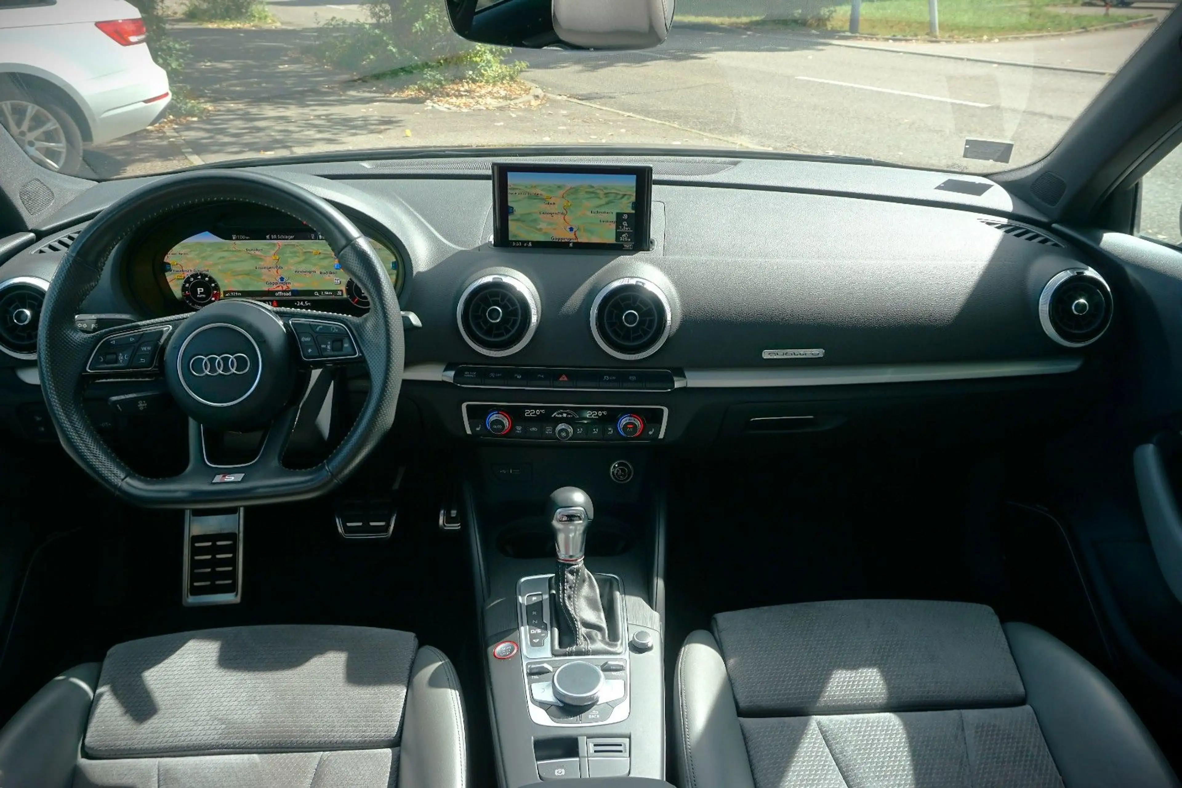 Audi S3 Sportback 2.0 TFSI quattro / Pano./ Digital-T — photo 14