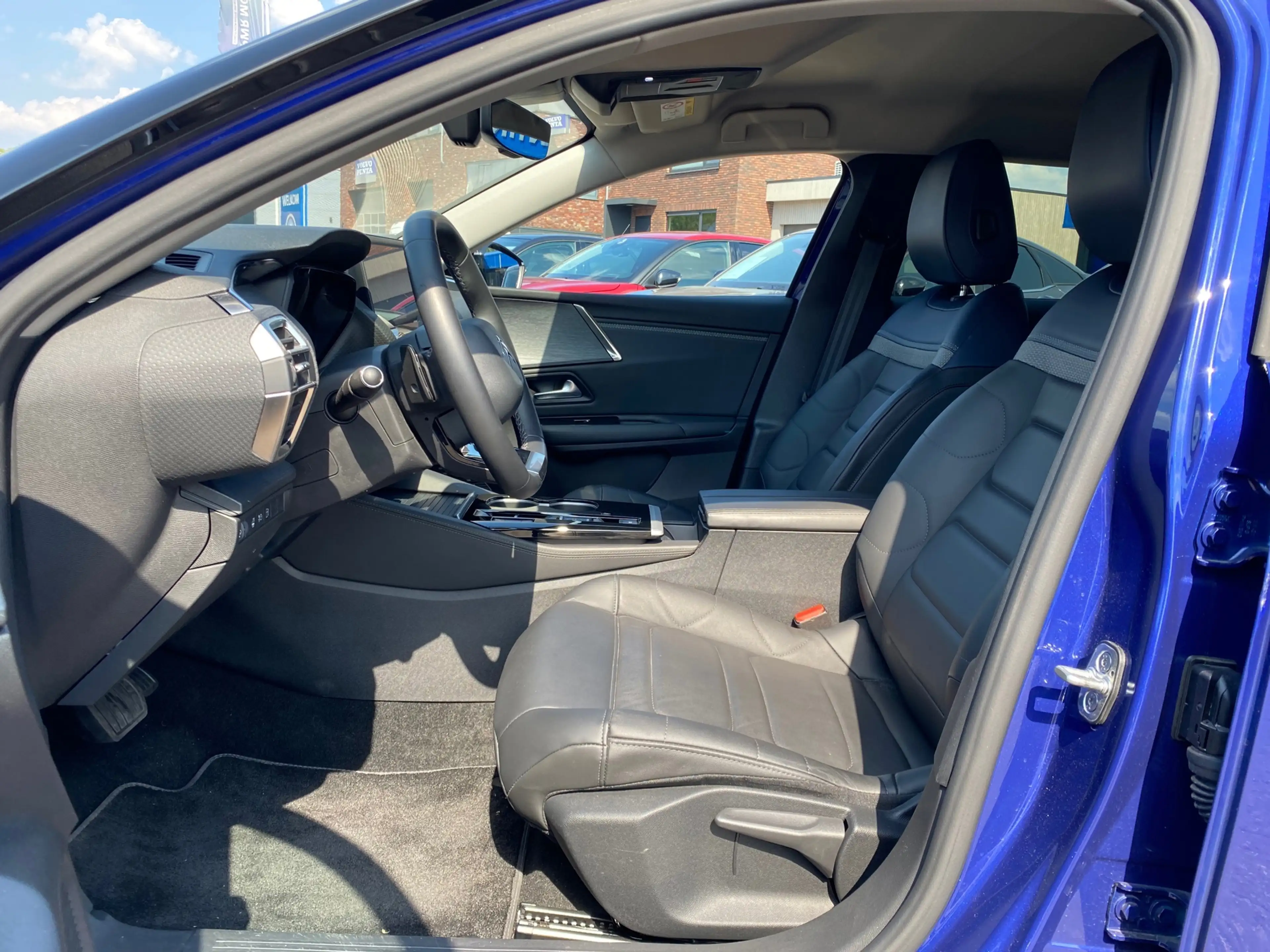 Citroen C5 X 1.6 HYBRID SHINE 225 EAT8 VOLLEER ADAPTIVE CRUISE — photo 4