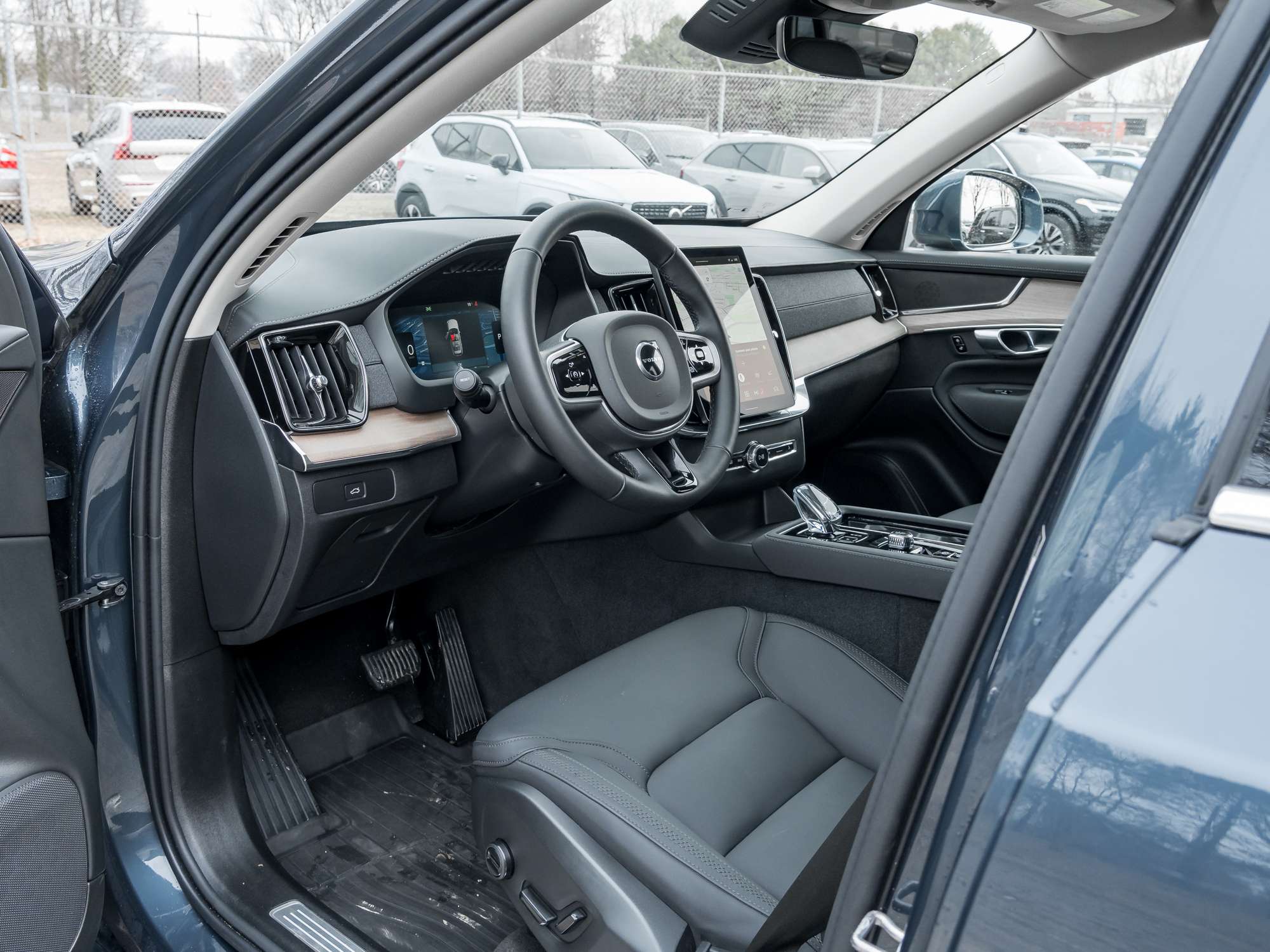 2026 Volvo XC90 B6 AWD Core 7-Seater VOLVO CPO RATE FROM 2.99%* thumb 8