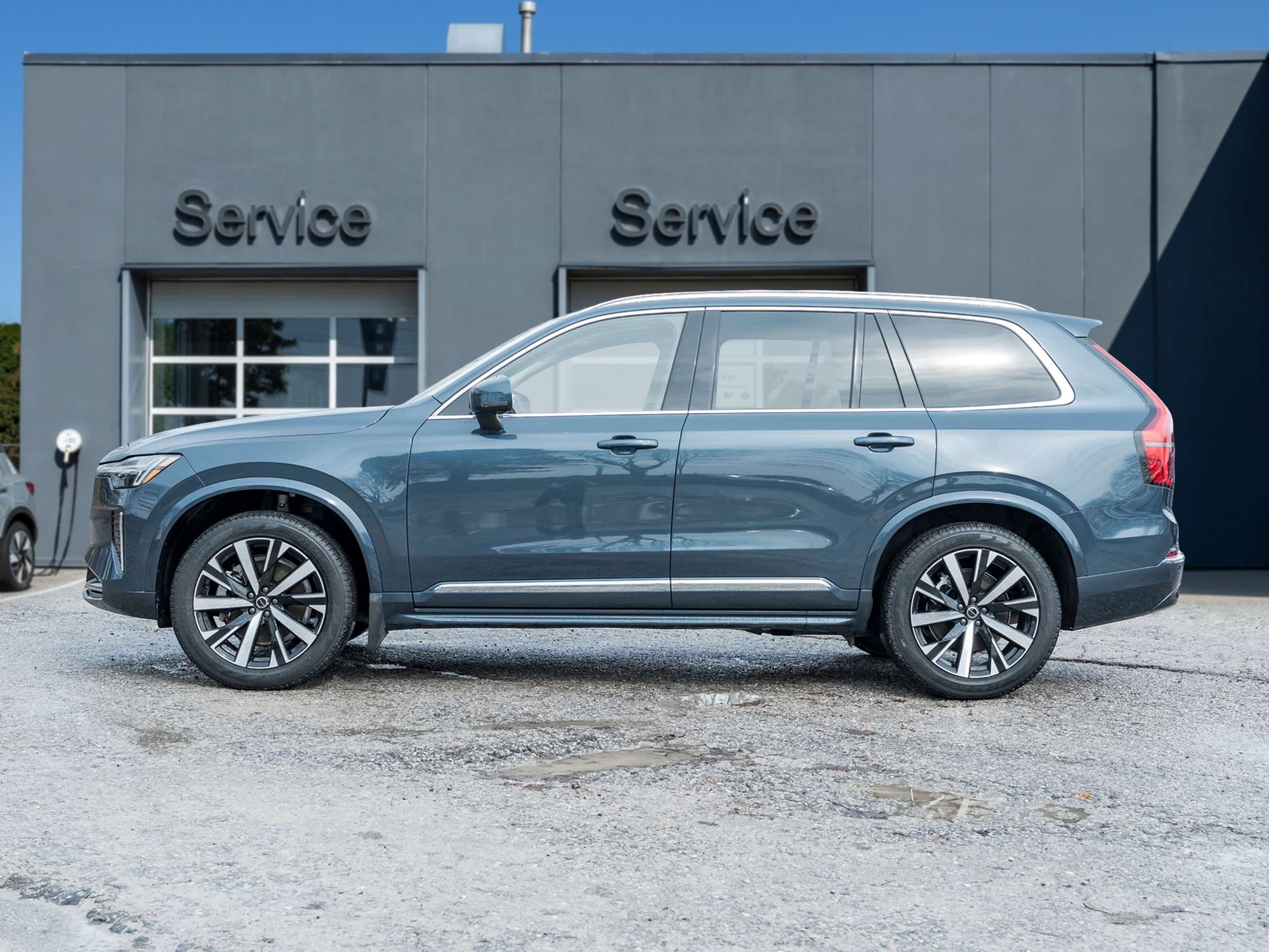2026 Volvo XC90 B6 AWD Core 7-Seater VOLVO CPO RATE FROM 2.99%* alt 4