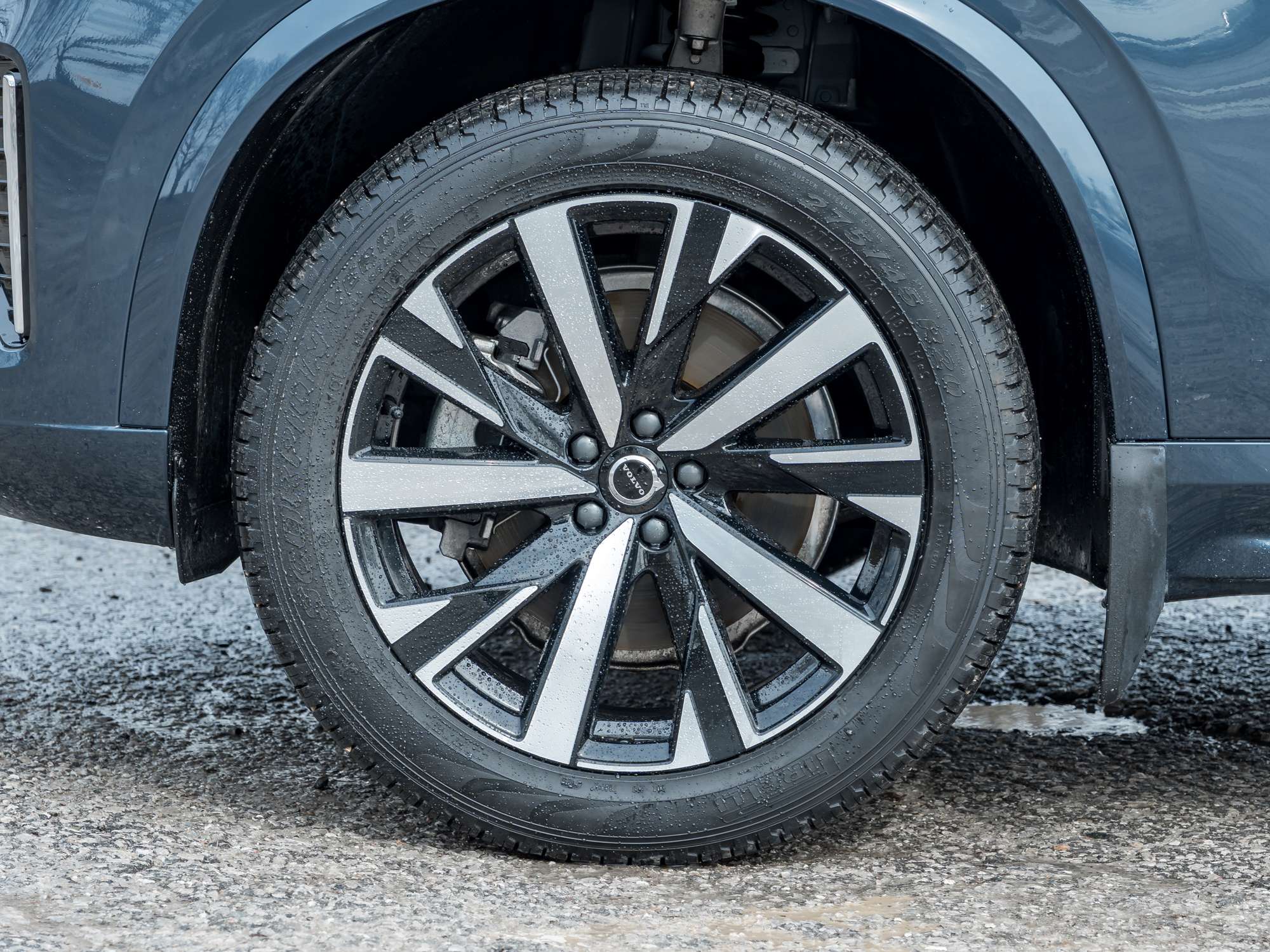 2026 Volvo XC90 B6 AWD Core 7-Seater VOLVO CPO RATE FROM 2.99%* alt 5
