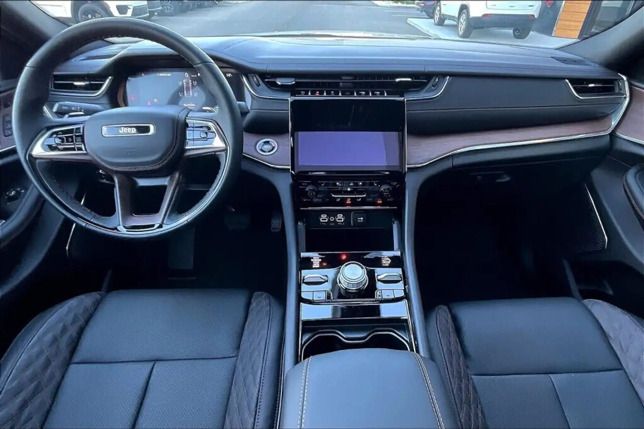 Jeep Grand Cherokee снимка Jeep Grand Cherokee