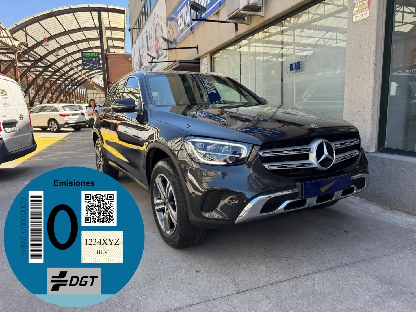 Mercedes-Benz GLC 300 300e 4Matic 9G-Tronic Gris - 1
