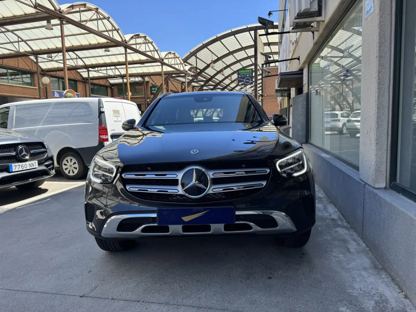 Mercedes-Benz GLC 300 300e 4Matic 9G-Tronic Gris - 2