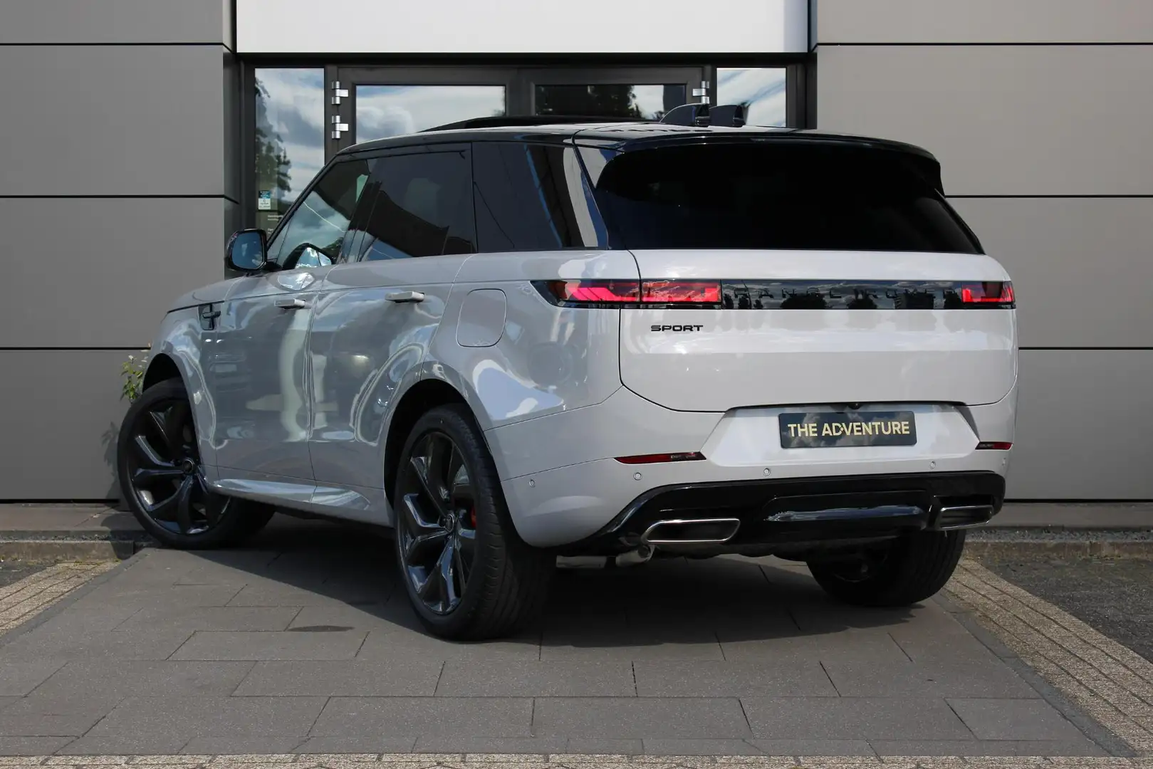 Land Rover Range Rover Sport 3.0 P460e Dynamic SE | Carbon | Trekhaak | Pano | Grijs - 2