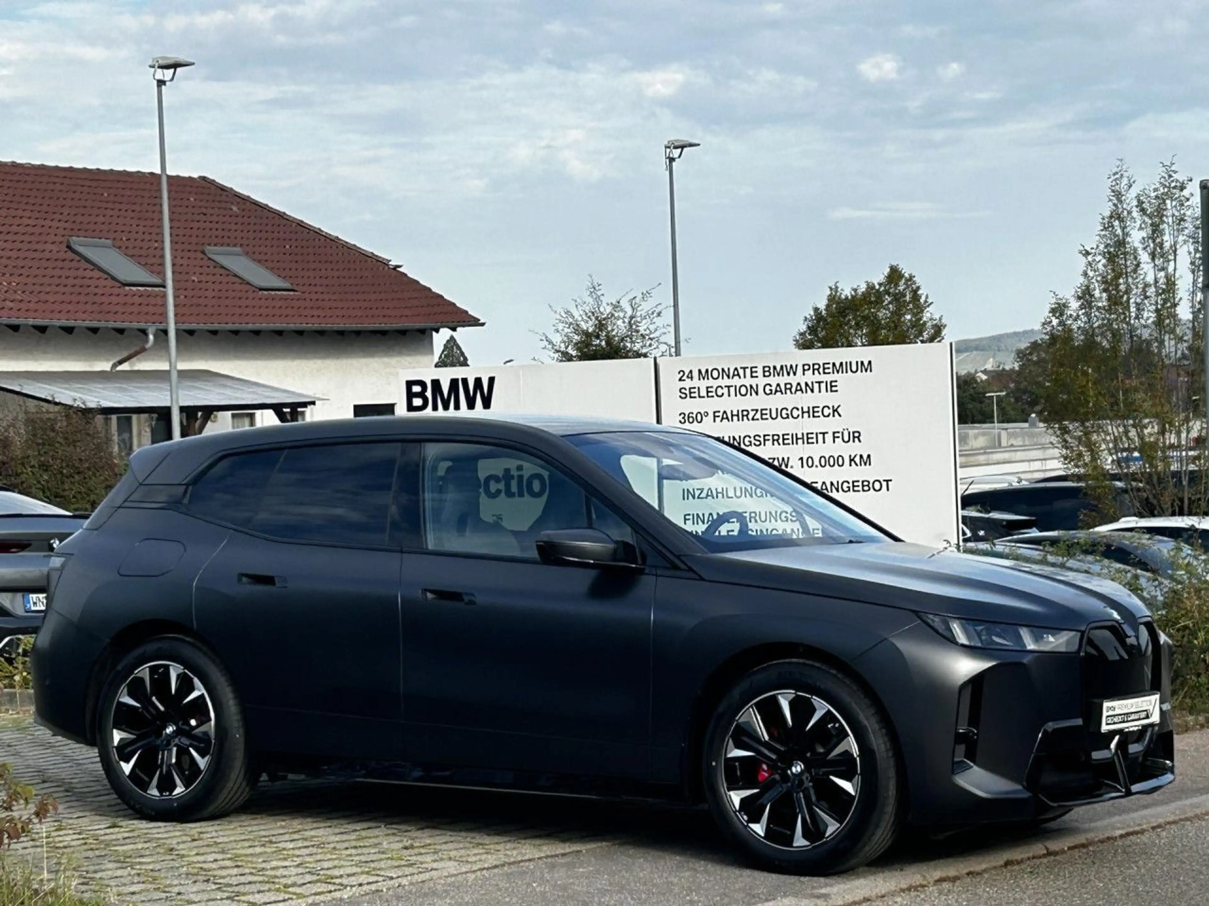 BMW iX x60 M Sport Frozen IntAktivL.Sitzbel.Sky AHK — photo 3