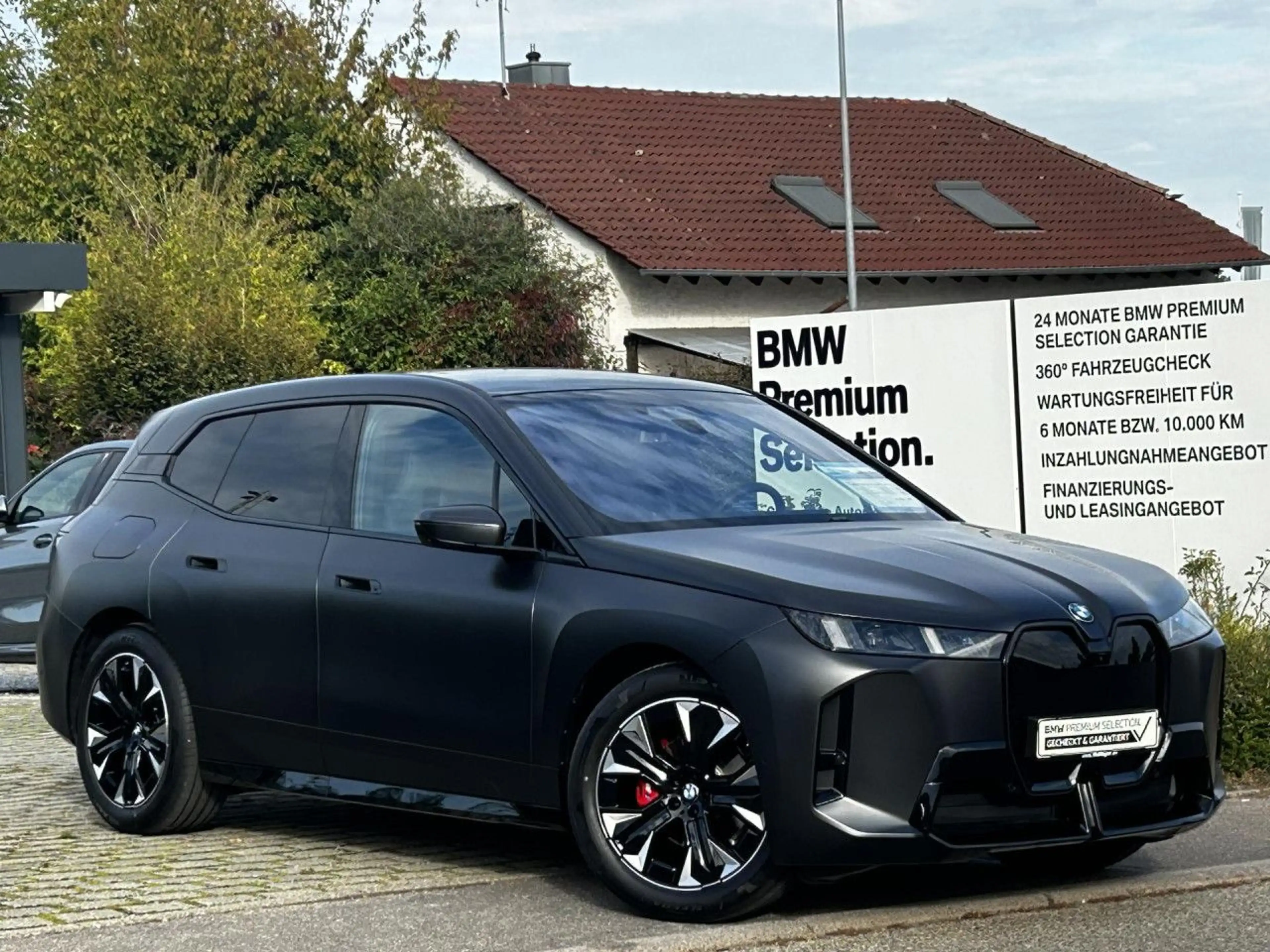 BMW iX x60 M Sport Frozen IntAktivL.Sitzbel.Sky AHK — photo 2