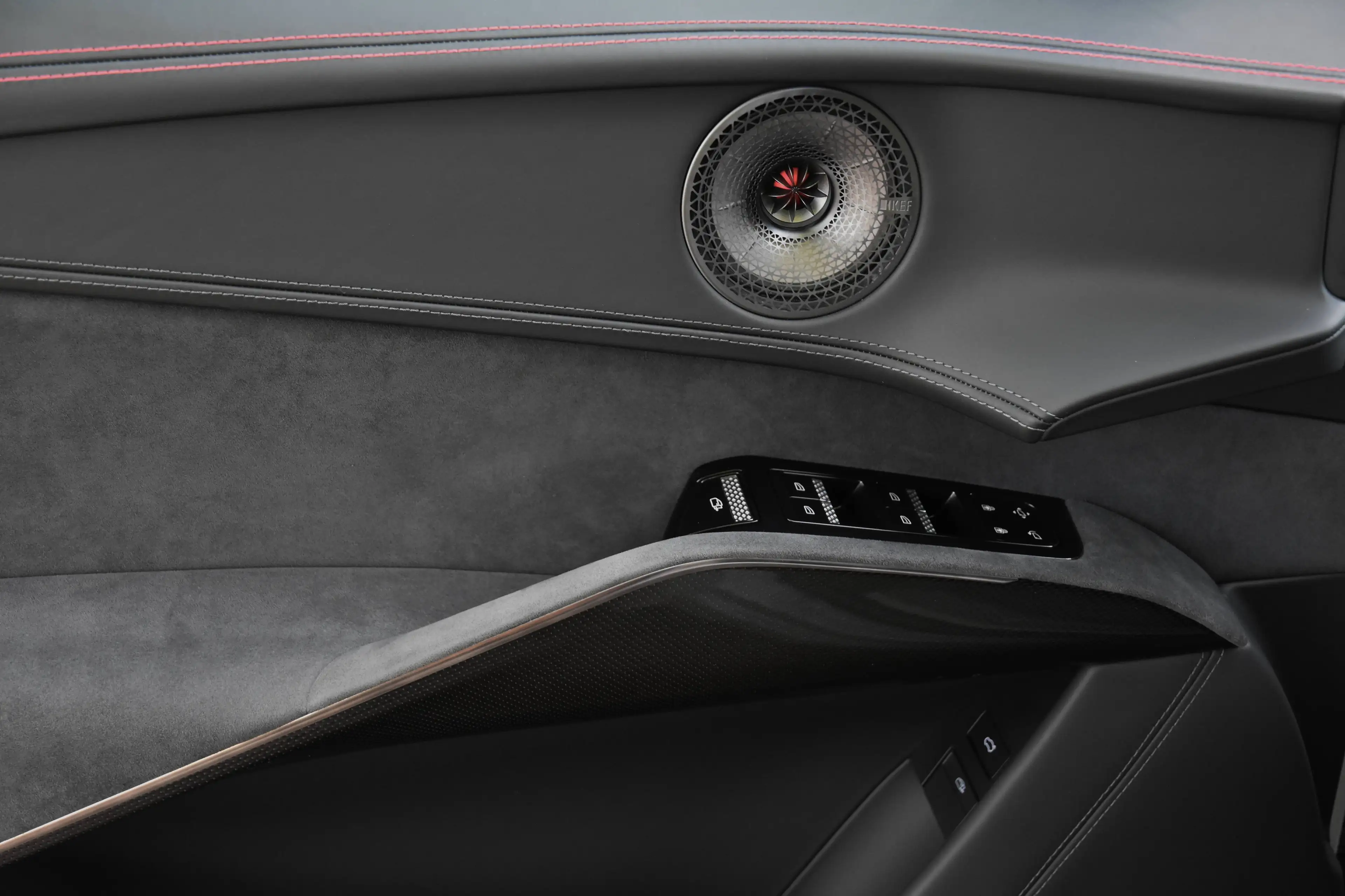 Lotus Eletre 4WD EDS 450 109KWH ***1HD. / NP: € 108.211,-*** — photo 22