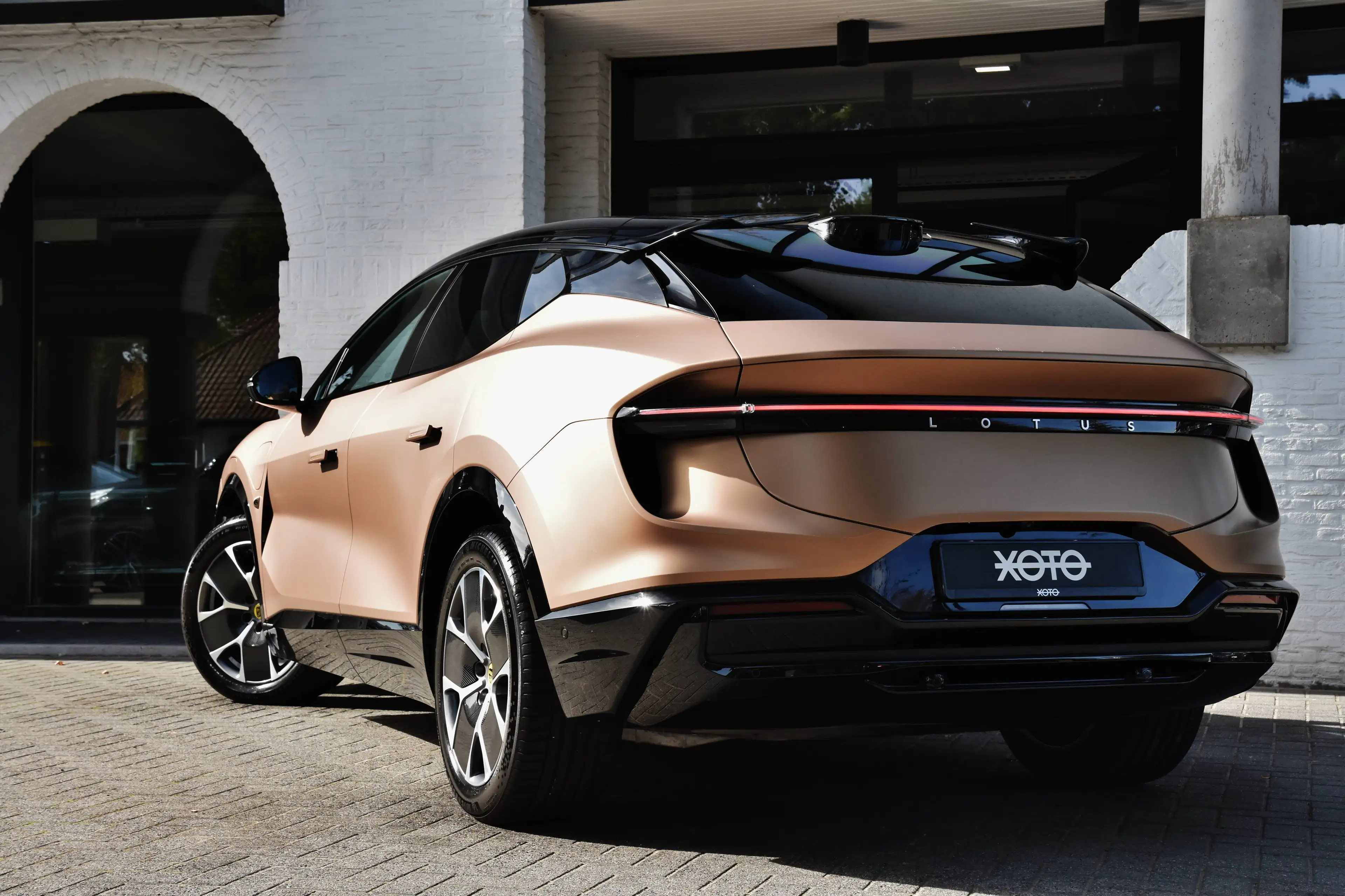Lotus Eletre 4WD EDS 450 109KWH ***1HD. / NP: € 108.211,-*** — photo 16