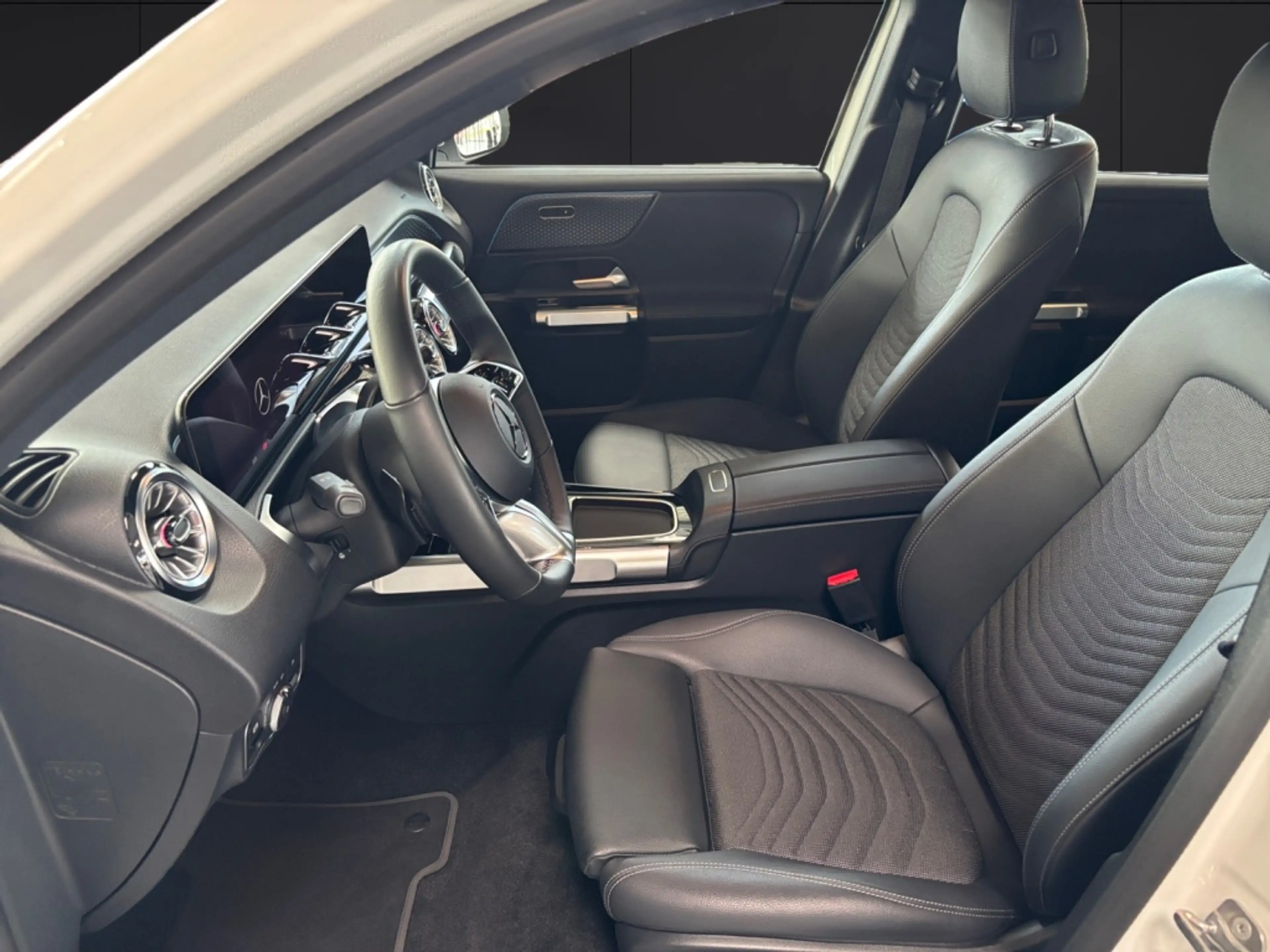 Mercedes-Benz EQB 250 + Progressive*Advanced*LED*5+2 Sitzer* — photo 9