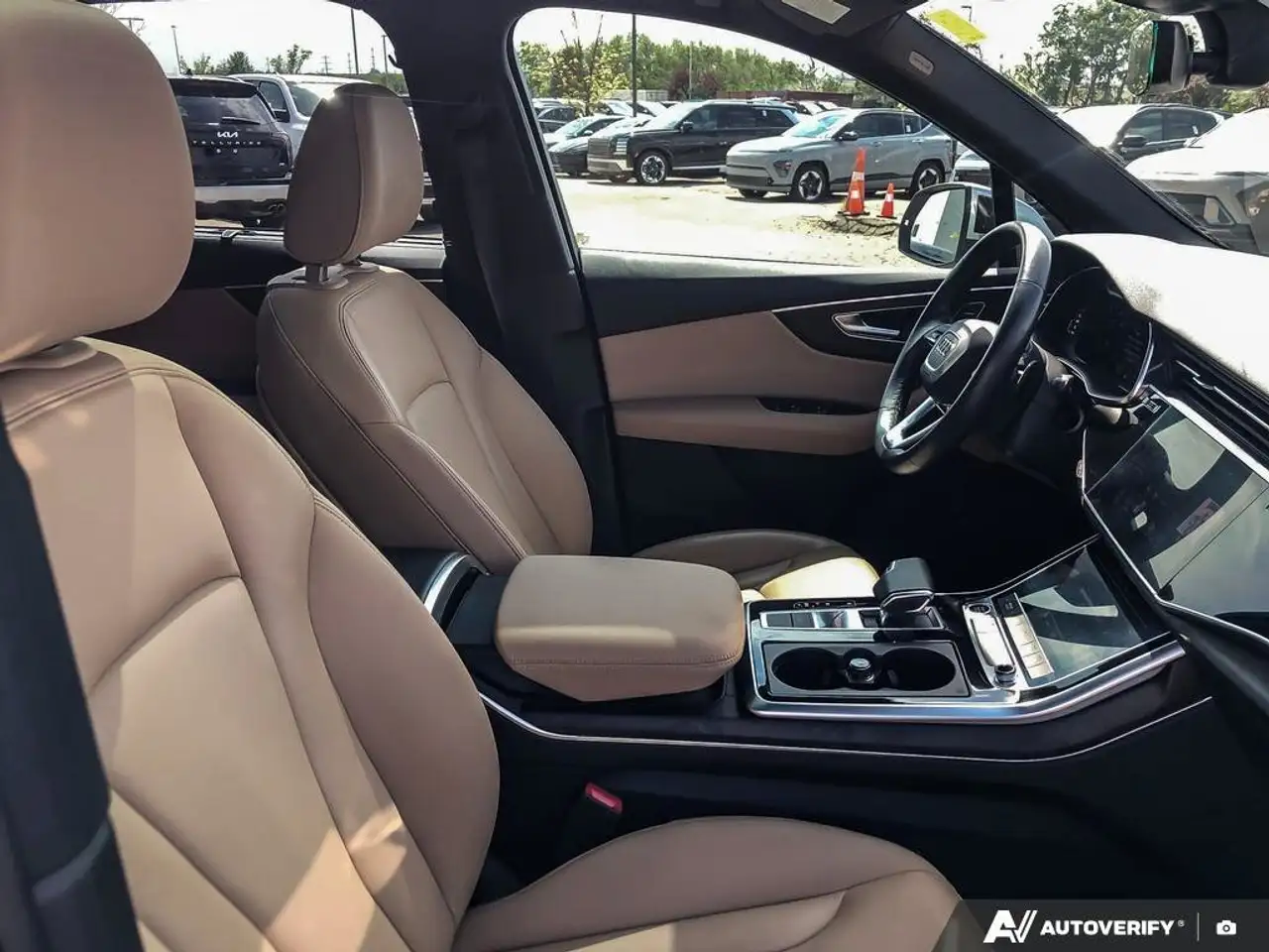 Audi Q7 снимка Audi Q7