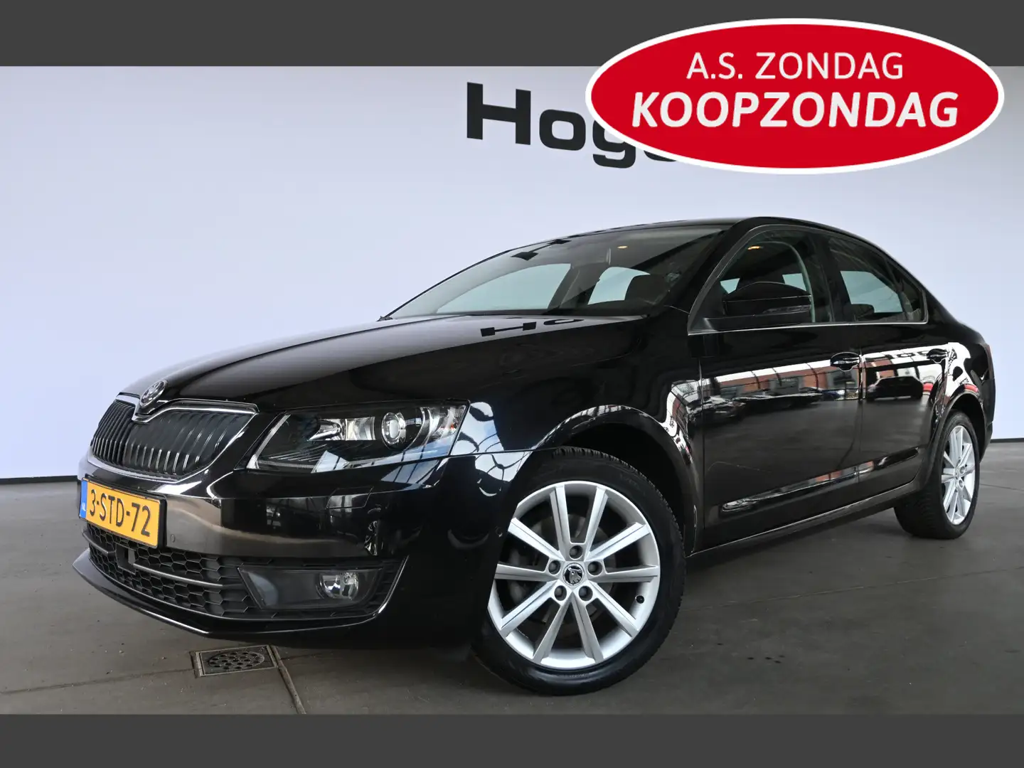 Skoda Octavia 1.2 TSI Greentech Elegance Businessline Automaat C Zwart - 1