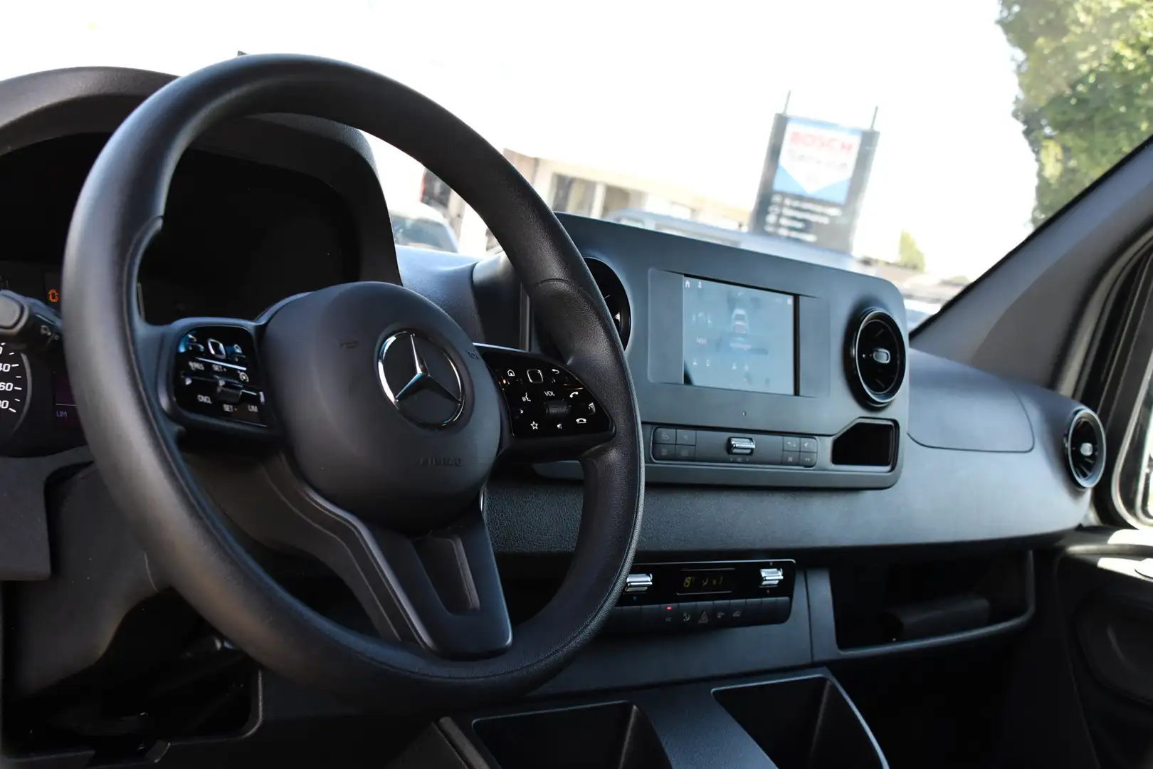 Mercedes-Benz Sprinter 317 1.9 CDI L2H2 RWD Black Edition Camera, Cruise, Noir - 2