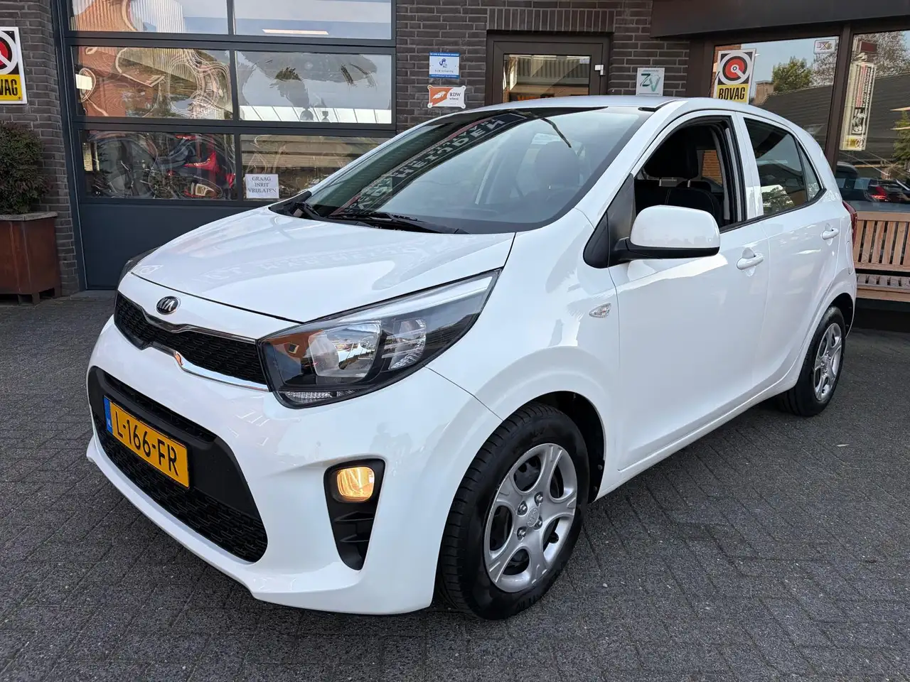 Kia Picanto 1.0 DPi ComfortLine — photo 1 of 15