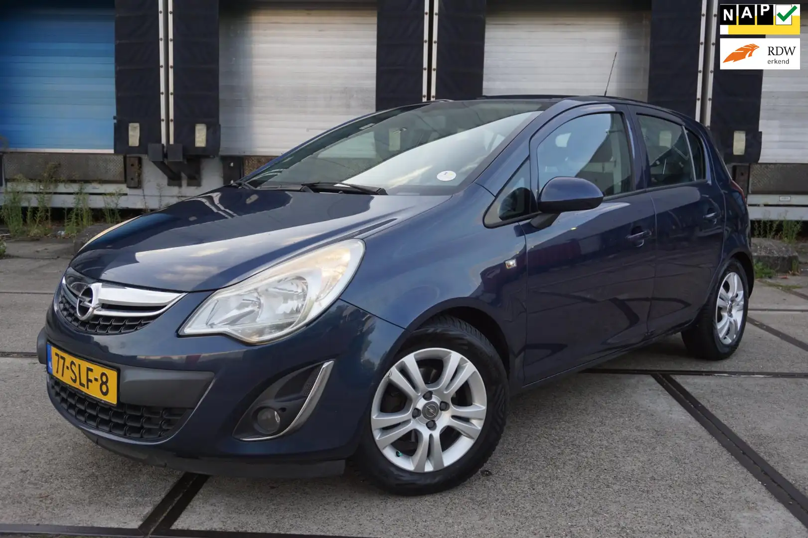 Opel Corsa 1.3 CDTi EcoFlex S/S Cosmo Blauw - 1