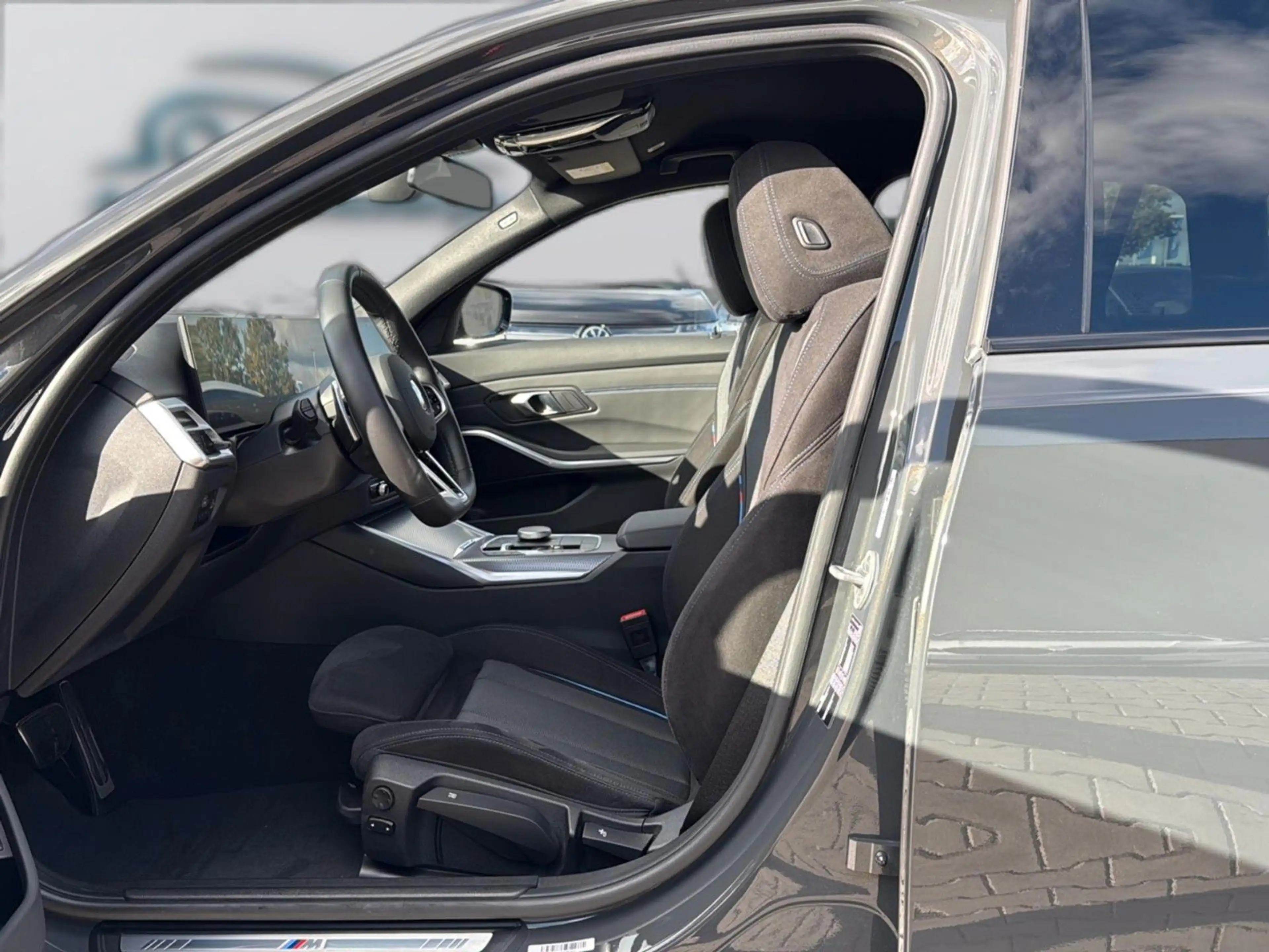 BMW 320 d Tour M Sport ACC 360° HUD HiFi SHZ KZU QI — photo 8