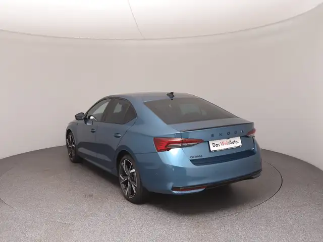 Skoda Octavia view 5
