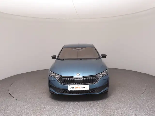 Skoda Octavia view 3