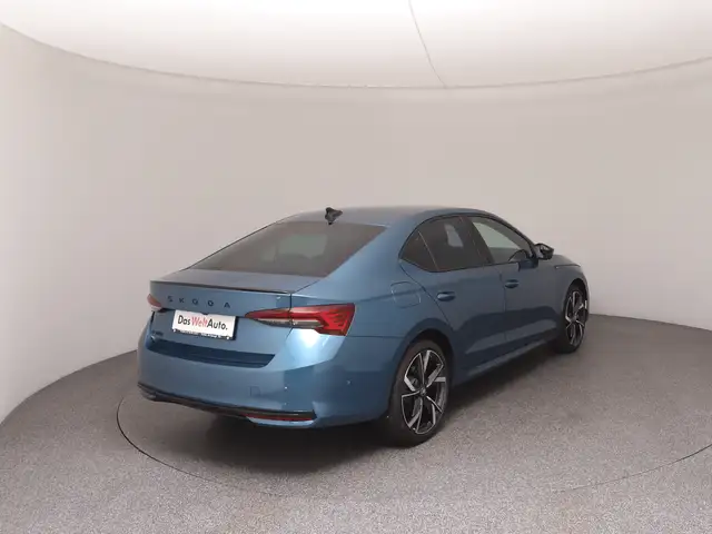 Skoda Octavia view 4