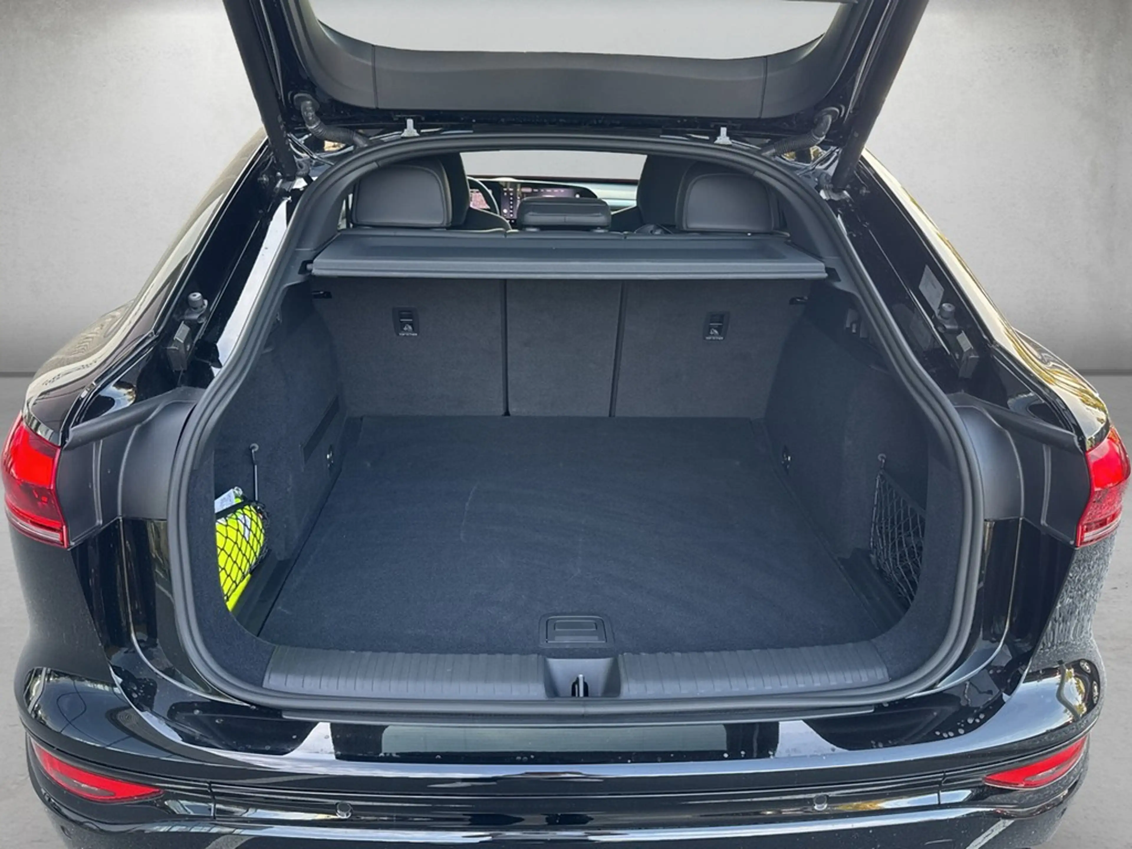 Audi e-tron performance 225 kW — photo 5