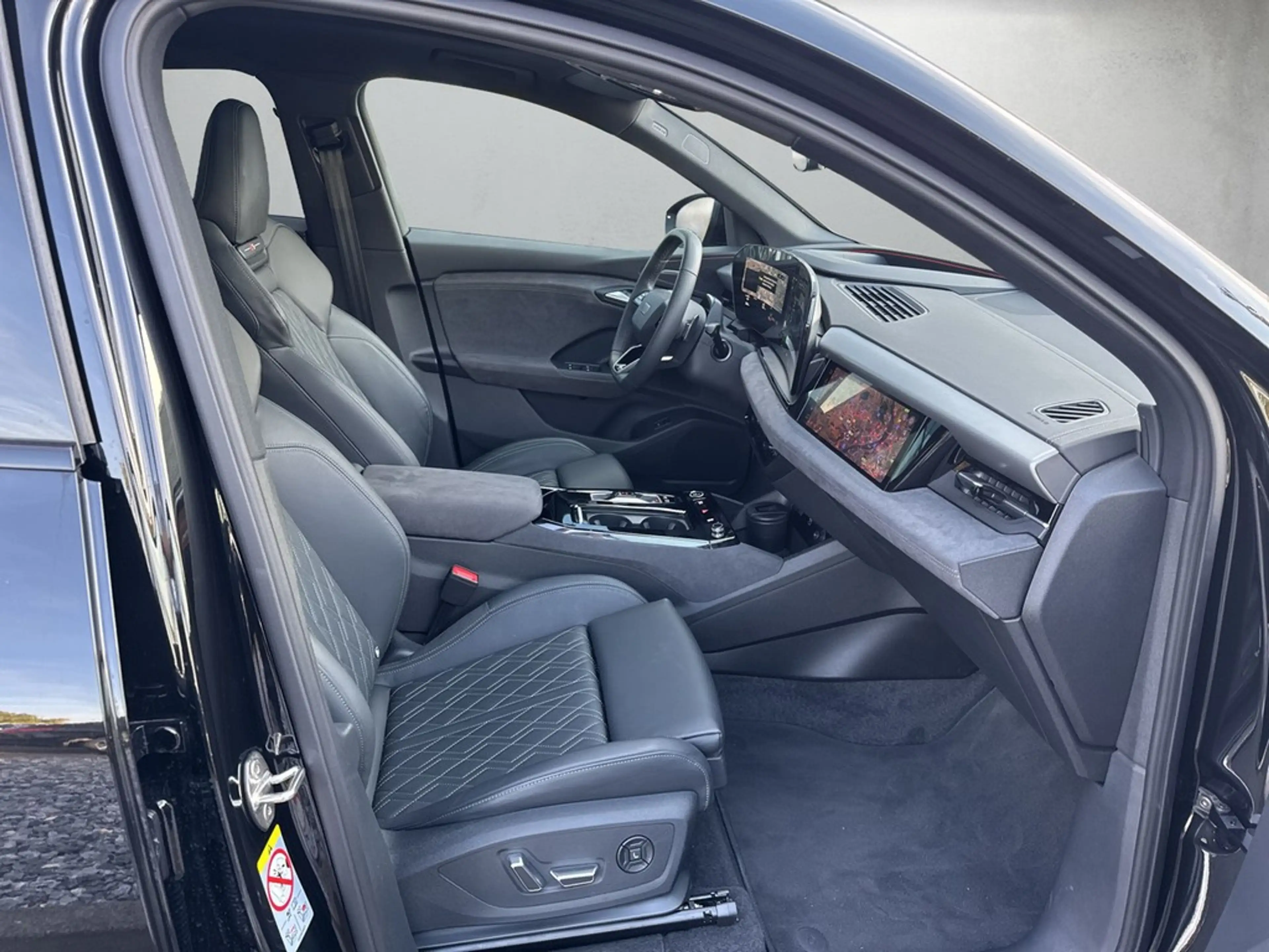 Audi e-tron performance 225 kW — photo 13