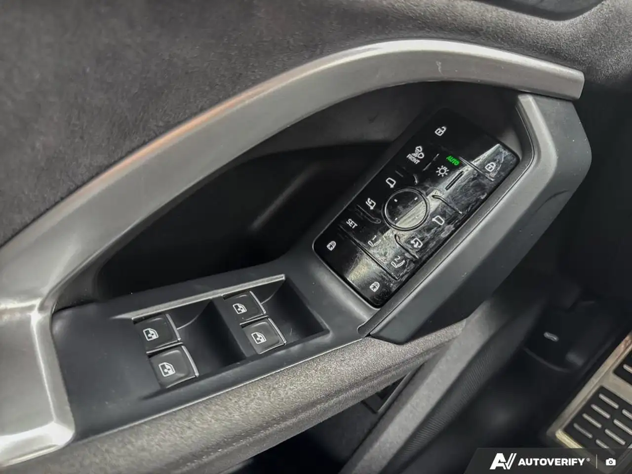 Audi SQ5 снимка Audi SQ5