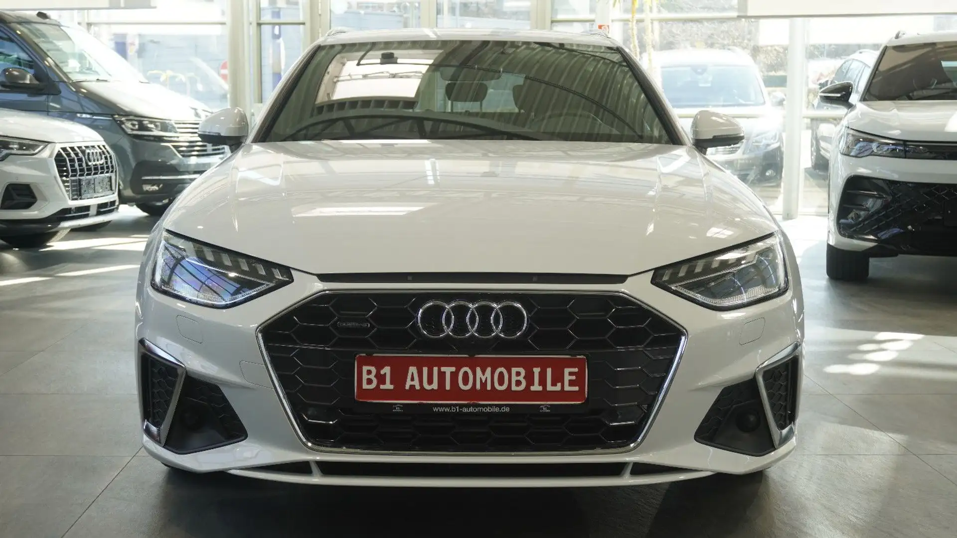 Audi A4 Avant 40 TFSI quatt S line*AHK*MATRIX*STAHZ* Fehér - 2
