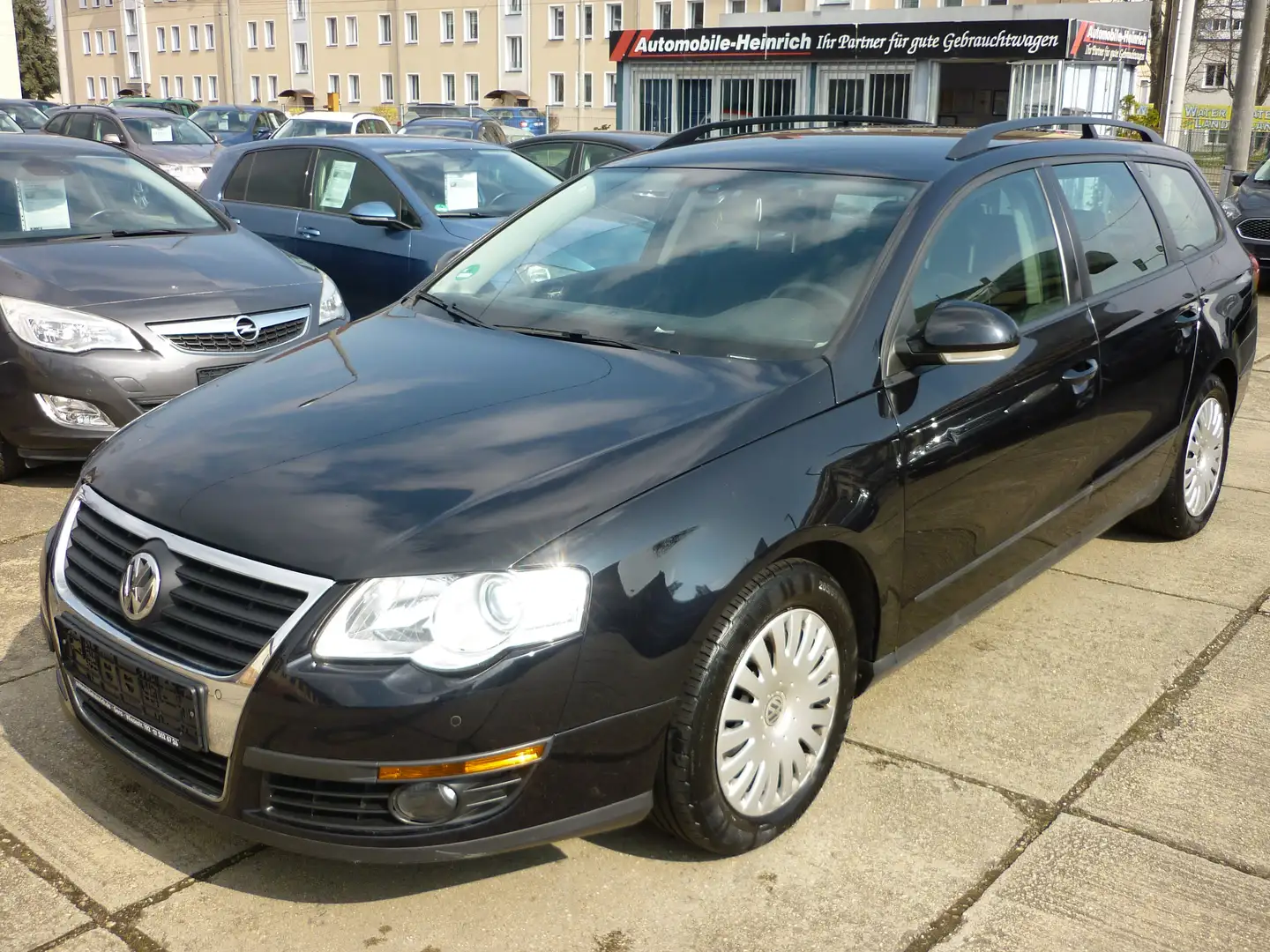 Volkswagen Passat Variant 1.4 TSi Trendline PDC! Tempomat! AHK! Schwarz - 1