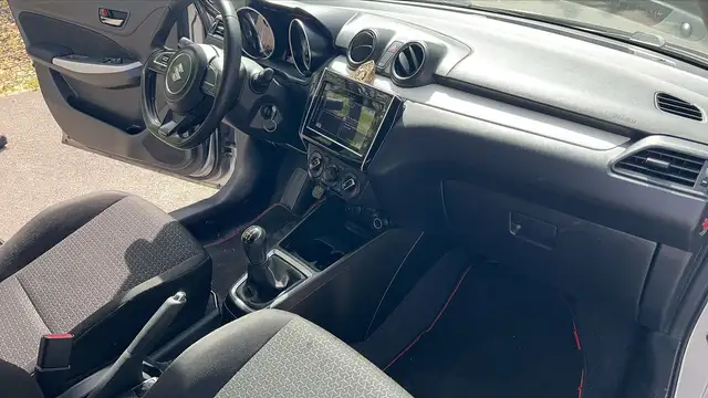 Suzuki Swift view 10