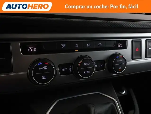 Volkswagen Multivan view 26