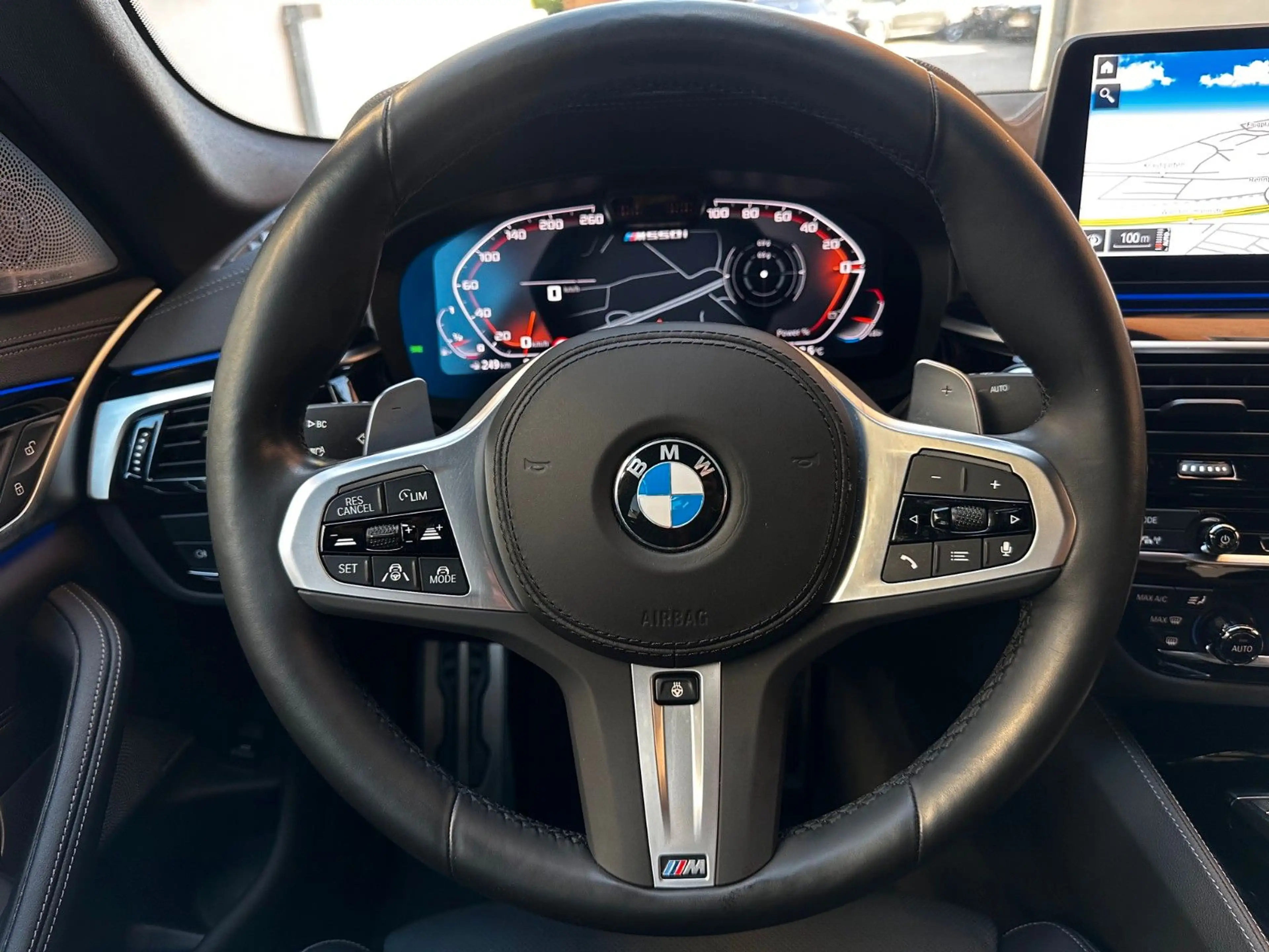 BMW 550 i xDrive B&W*Sitzklima*StandHz*DA-Prof*360° — photo 10