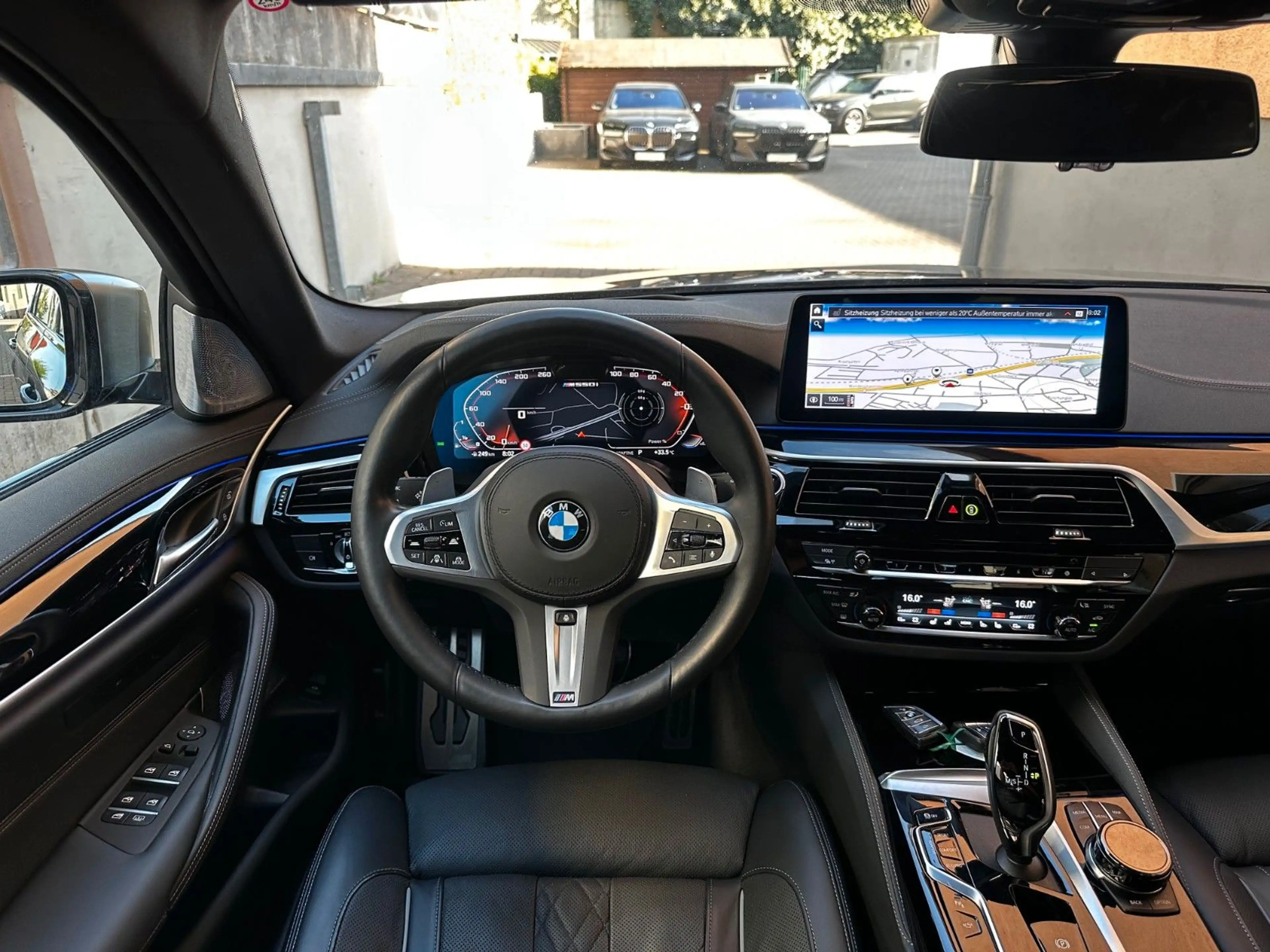 BMW 550 i xDrive B&W*Sitzklima*StandHz*DA-Prof*360° — photo 8