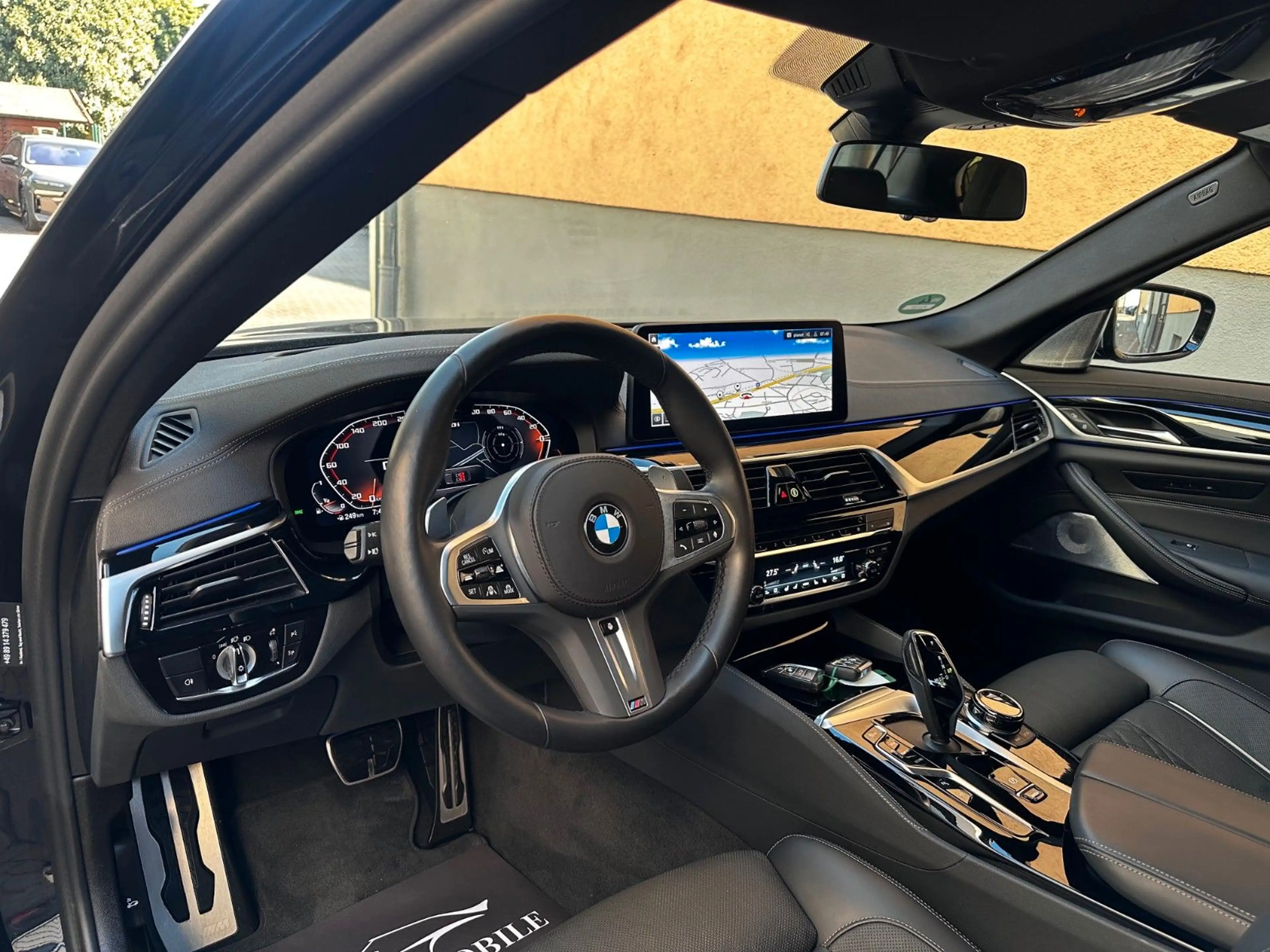 BMW 550 i xDrive B&W*Sitzklima*StandHz*DA-Prof*360° — photo 2