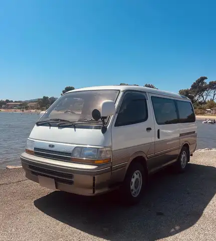 Toyota Hiace Wagon Super Custom Limited 2.4 turbo diesel