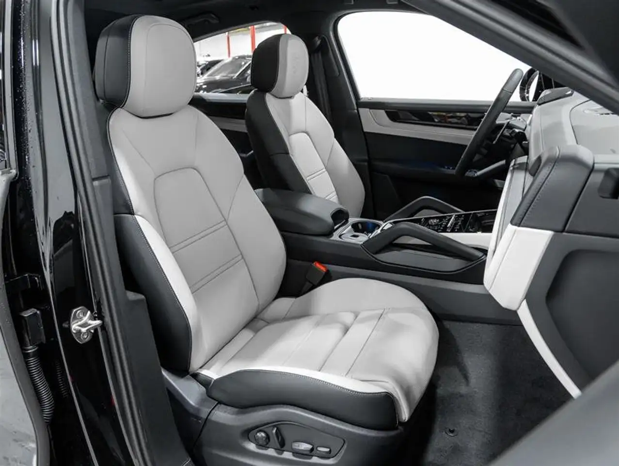 Porsche Cayenne снимка Porsche Cayenne