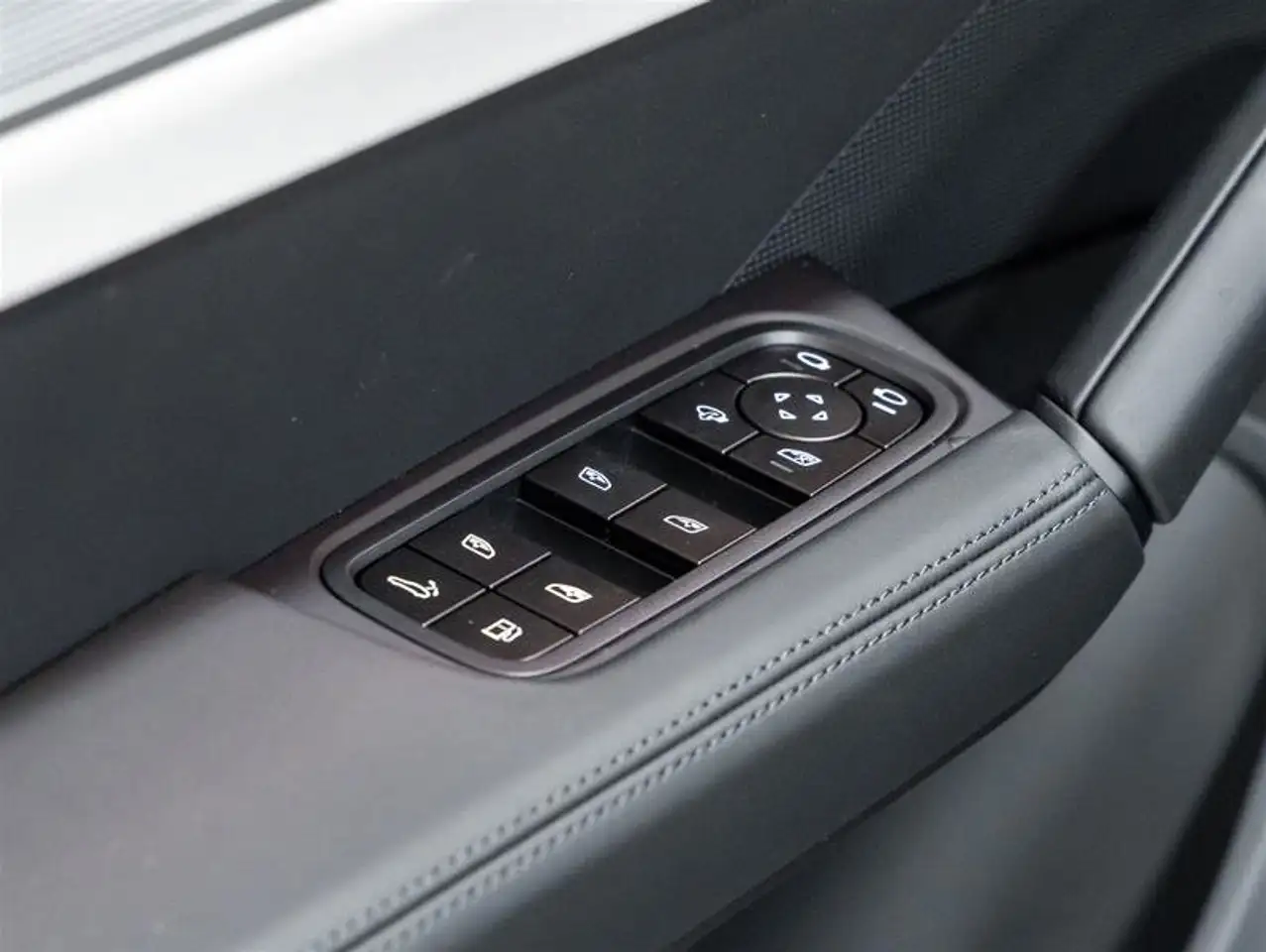 Porsche Cayenne снимка Porsche Cayenne
