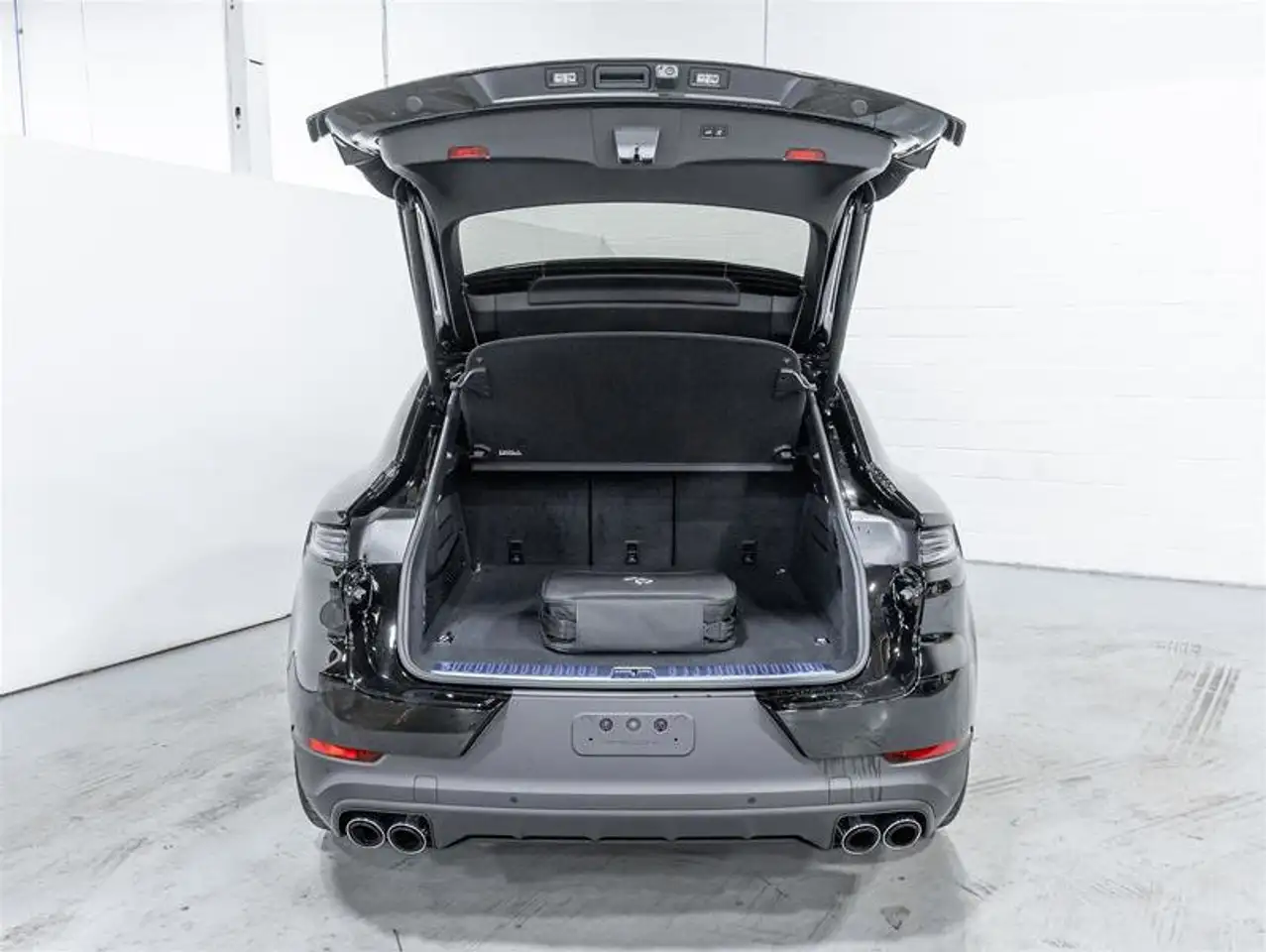 Porsche Cayenne снимка Porsche Cayenne