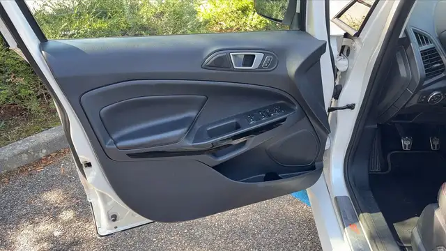 Ford EcoSport view 7