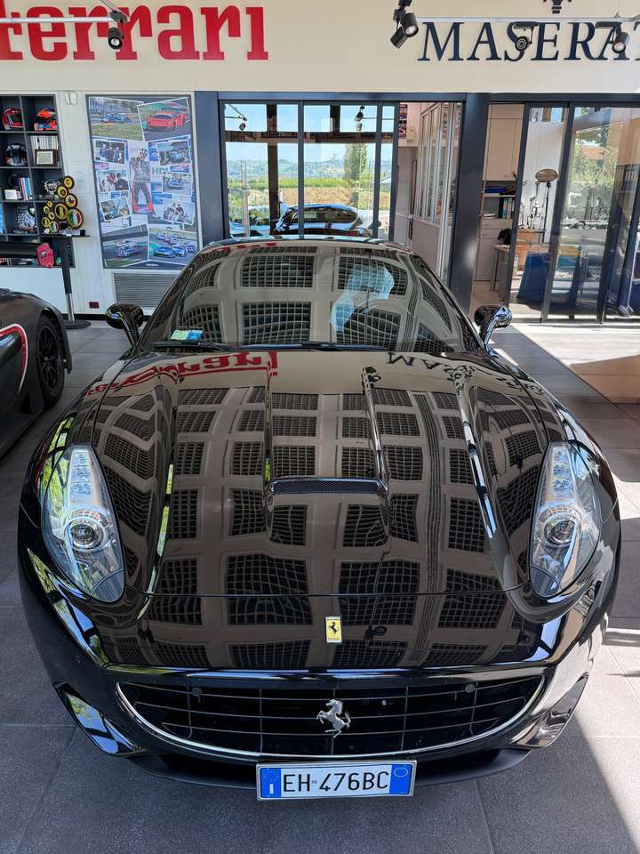 Ferrari California California 4.3 V8 - CERTIFICATA 100% RITIRABILE IN FERRARI - TAGLIANDO DEL 23,04,2026 - PREZZO TOP ITALIA PARI CARATTERI