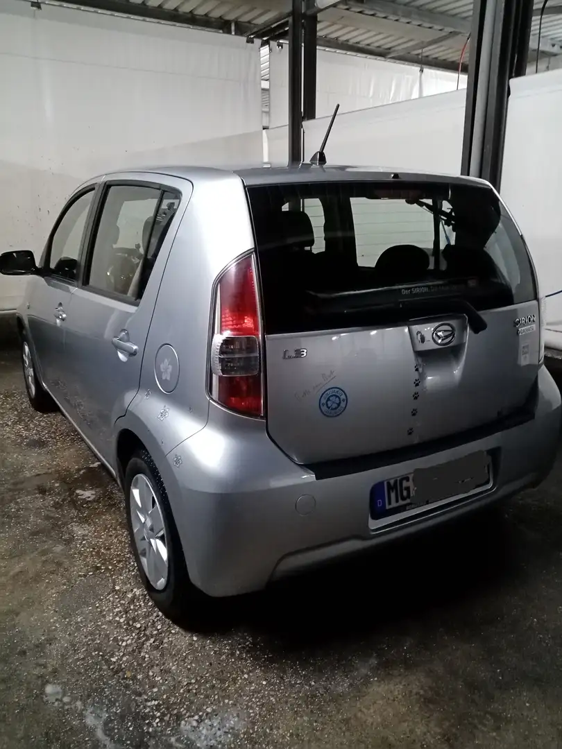Daihatsu Sirion 1.3'Tüv-27' Inspektion-Neu!' Klima-Service-Neu! Plateado - 2