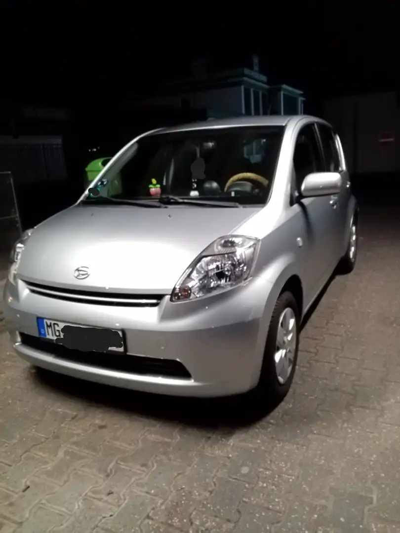 Daihatsu Sirion 1.3'Tüv-27' Inspektion-Neu!' Klima-Service-Neu! Plateado - 1