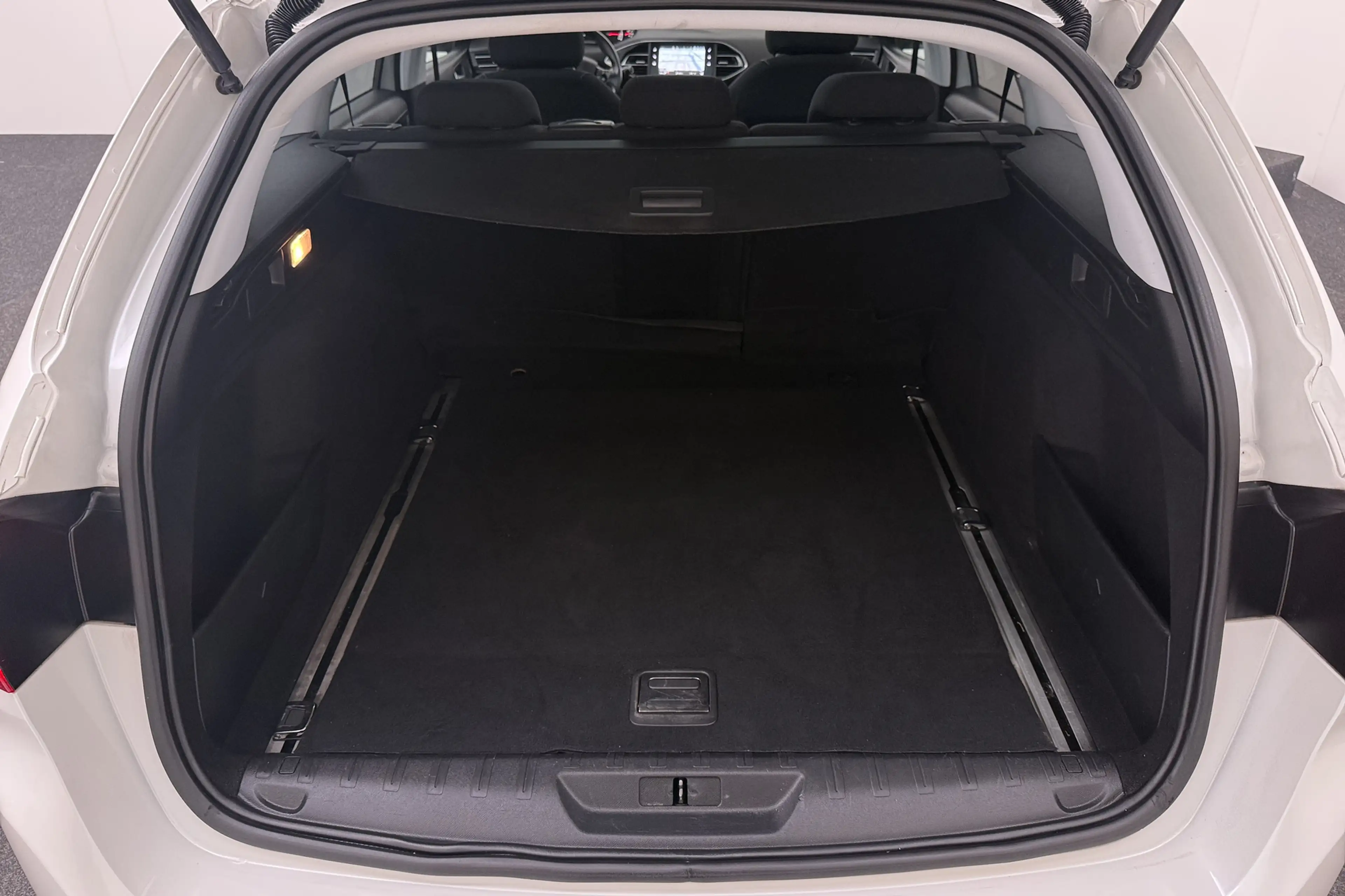 Peugeot 308 SW 1.2T 111 PK Executive Pano-dak Carplay Navi — photo 13
