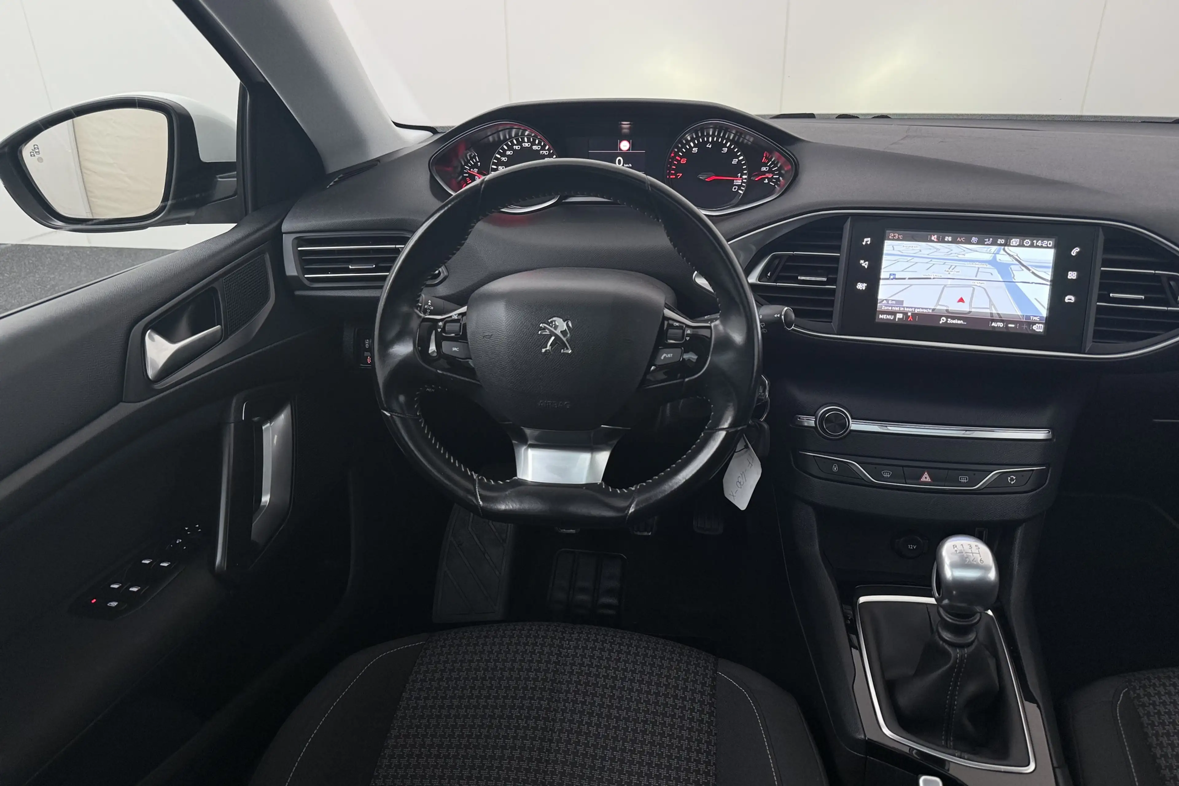 Peugeot 308 SW 1.2T 111 PK Executive Pano-dak Carplay Navi — photo 8