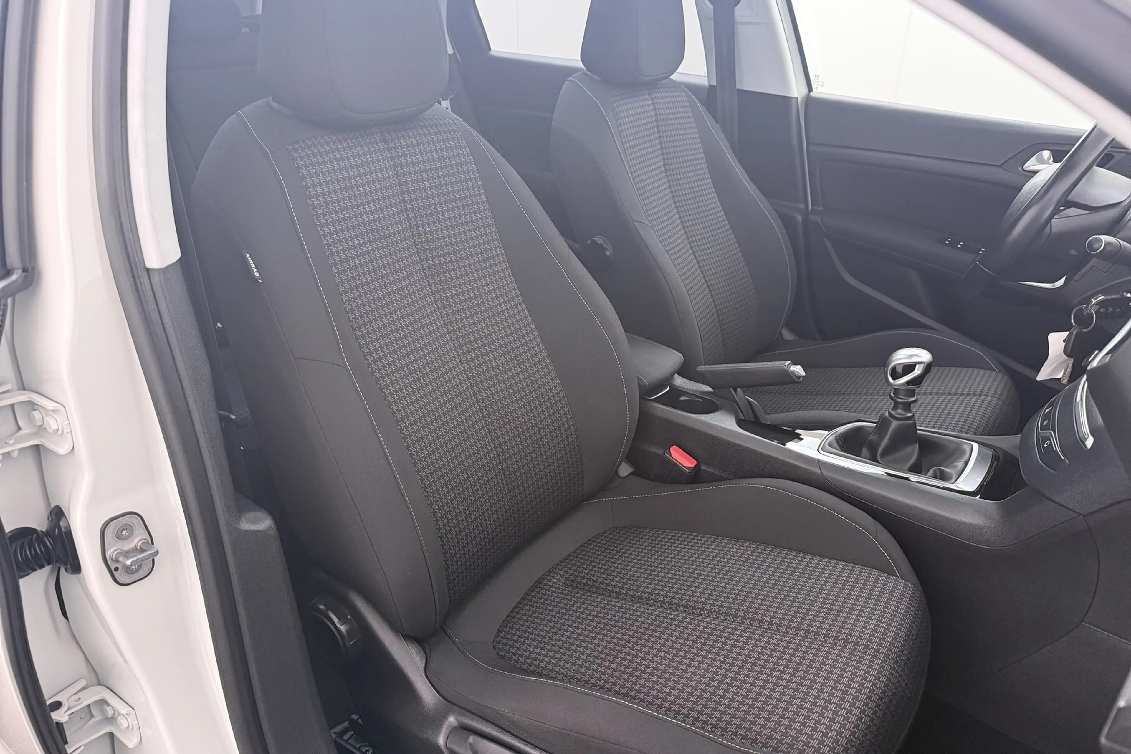 Peugeot 308 SW 1.2T 111 PK Executive Pano-dak Carplay Navi — photo 14