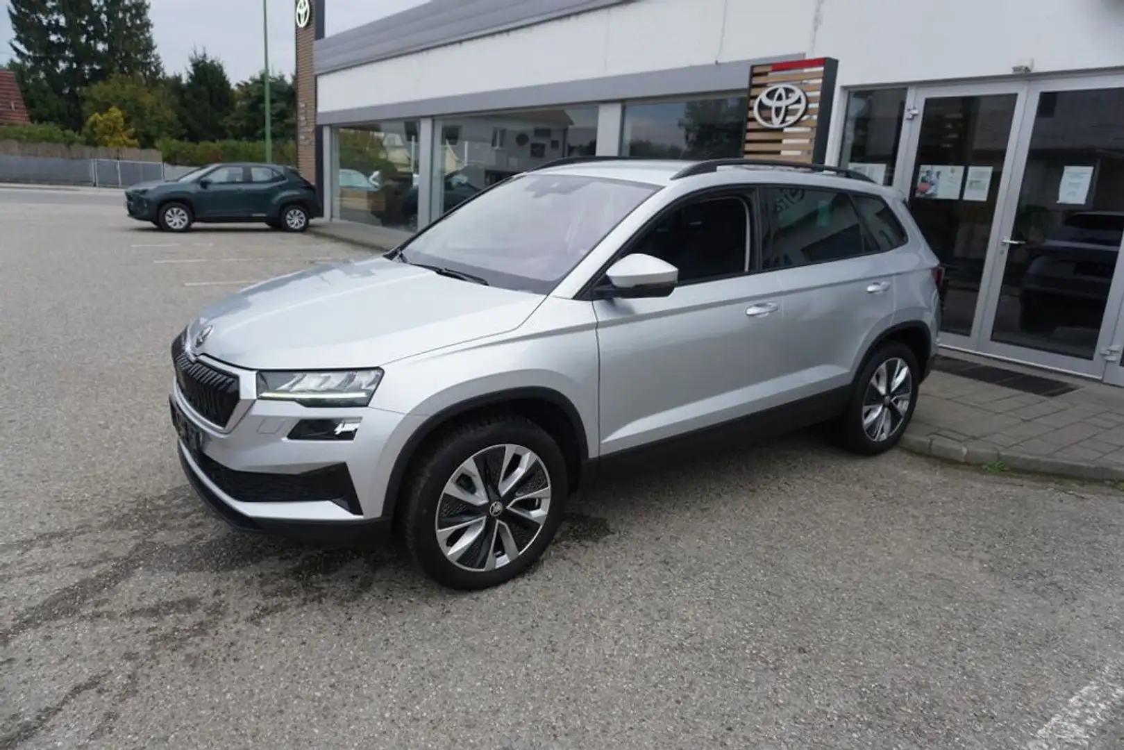 Skoda Karoq 2,0 TDI DSG 4x4 *LED*KAMERA*ACC*SHZ* Silber - 2