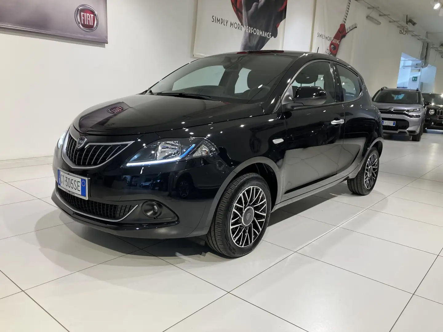 Lancia Ypsilon 1.0 FireFly 5 porte S&S Hybrid Platino Nero - 1