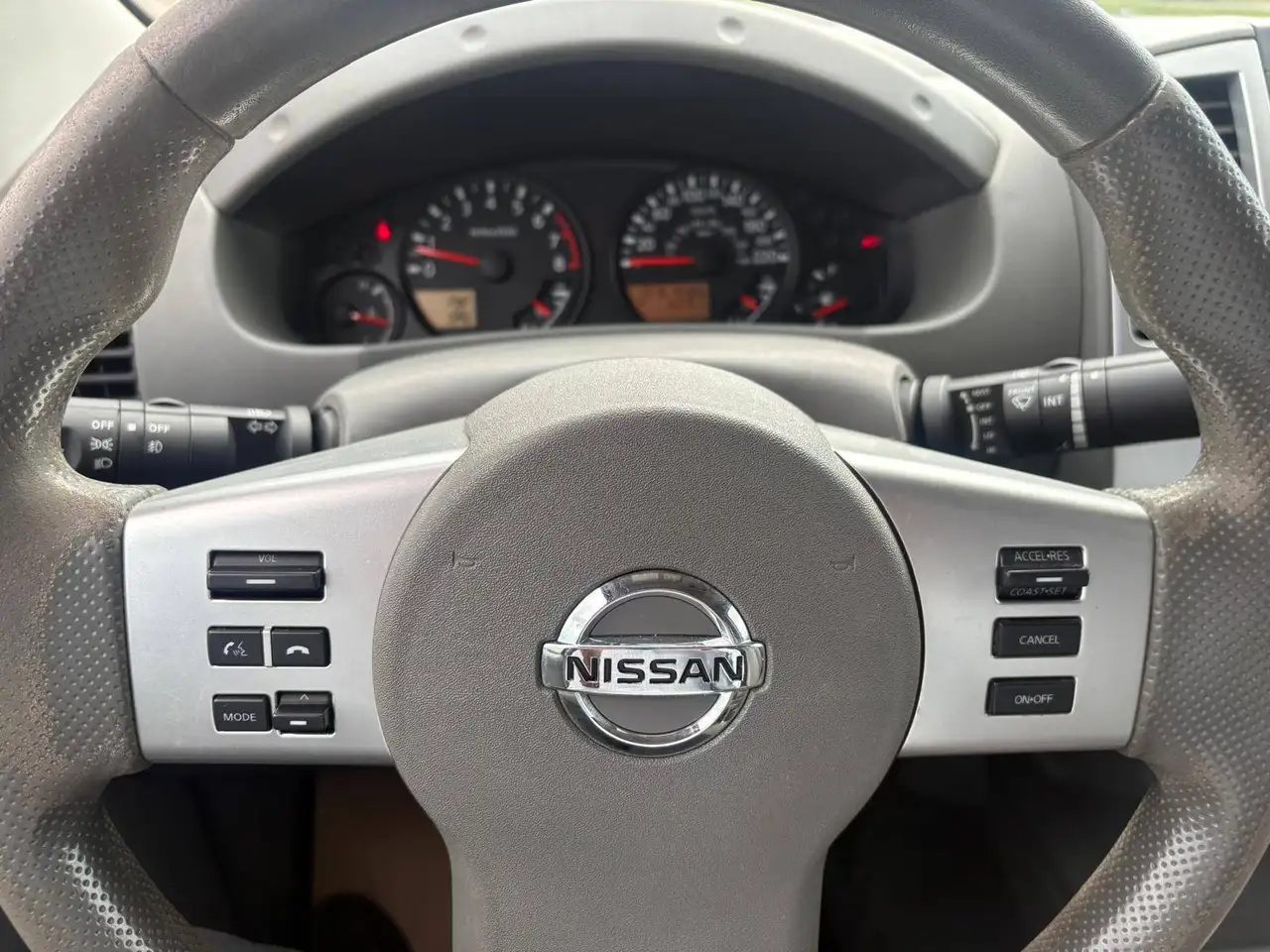 Nissan Frontier снимка Nissan Frontier