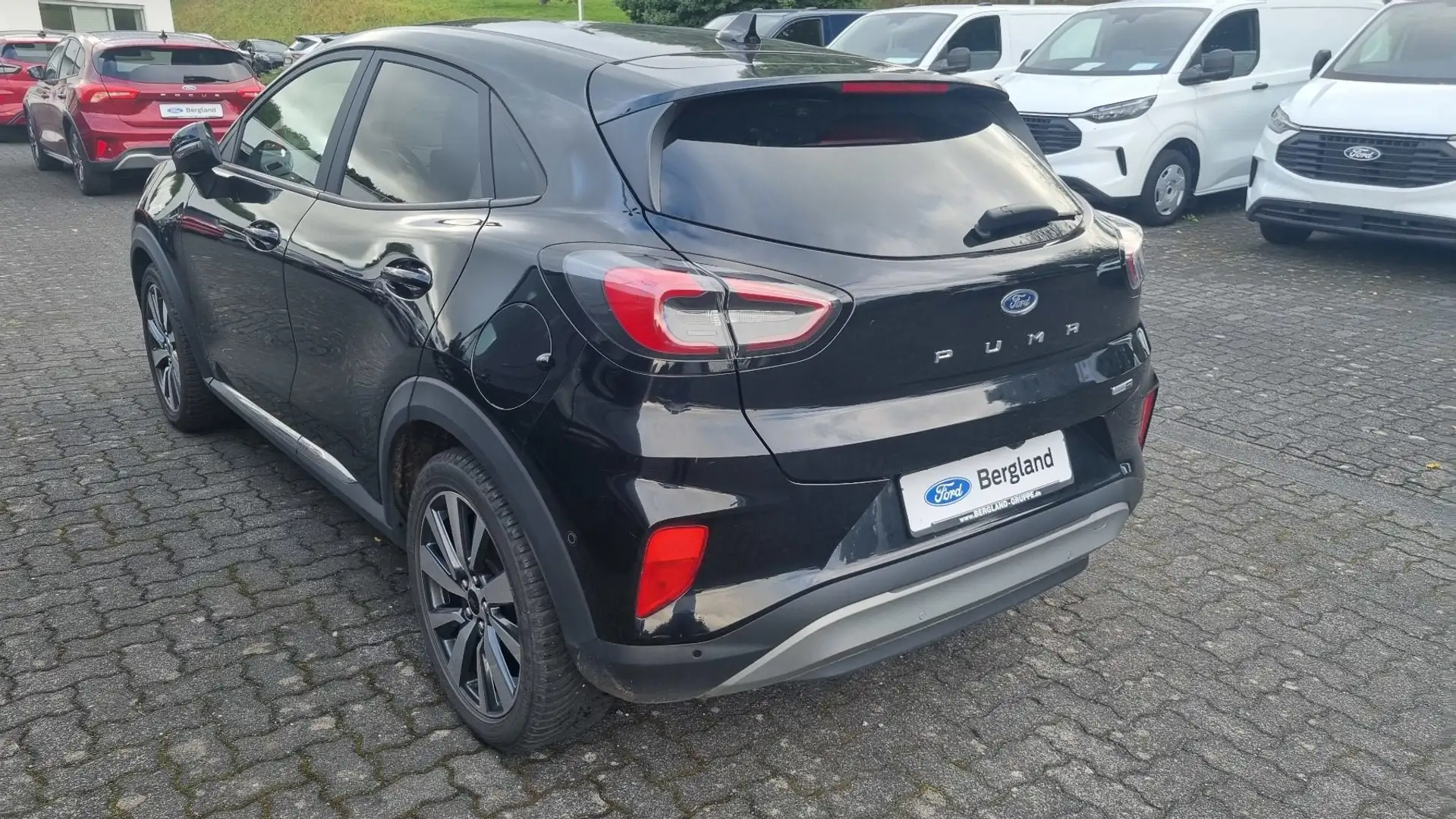 Ford Puma TITANIUM X 1.0L MHEV 155PS M6 Schwarz - 2